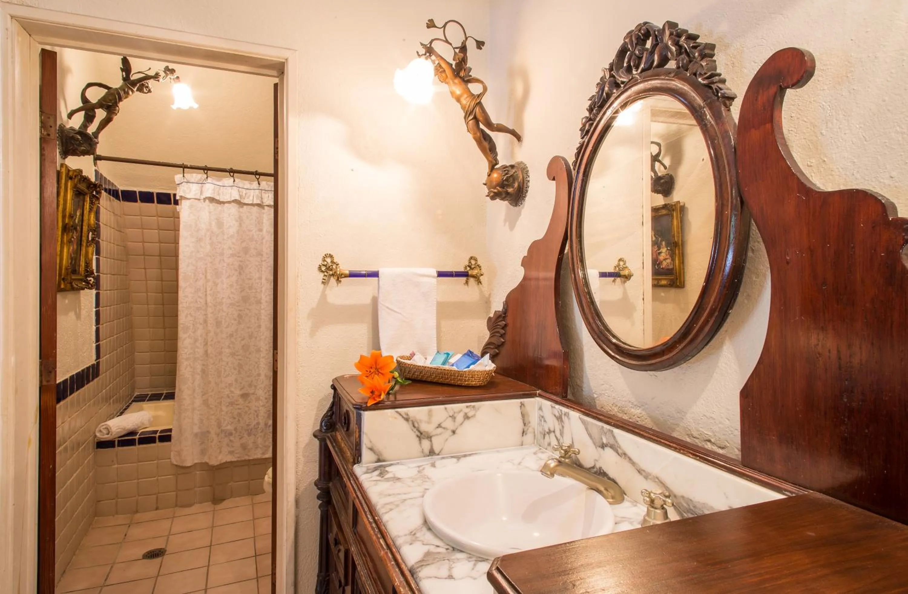 Bathroom in Hacienda San Gabriel de las Palmas