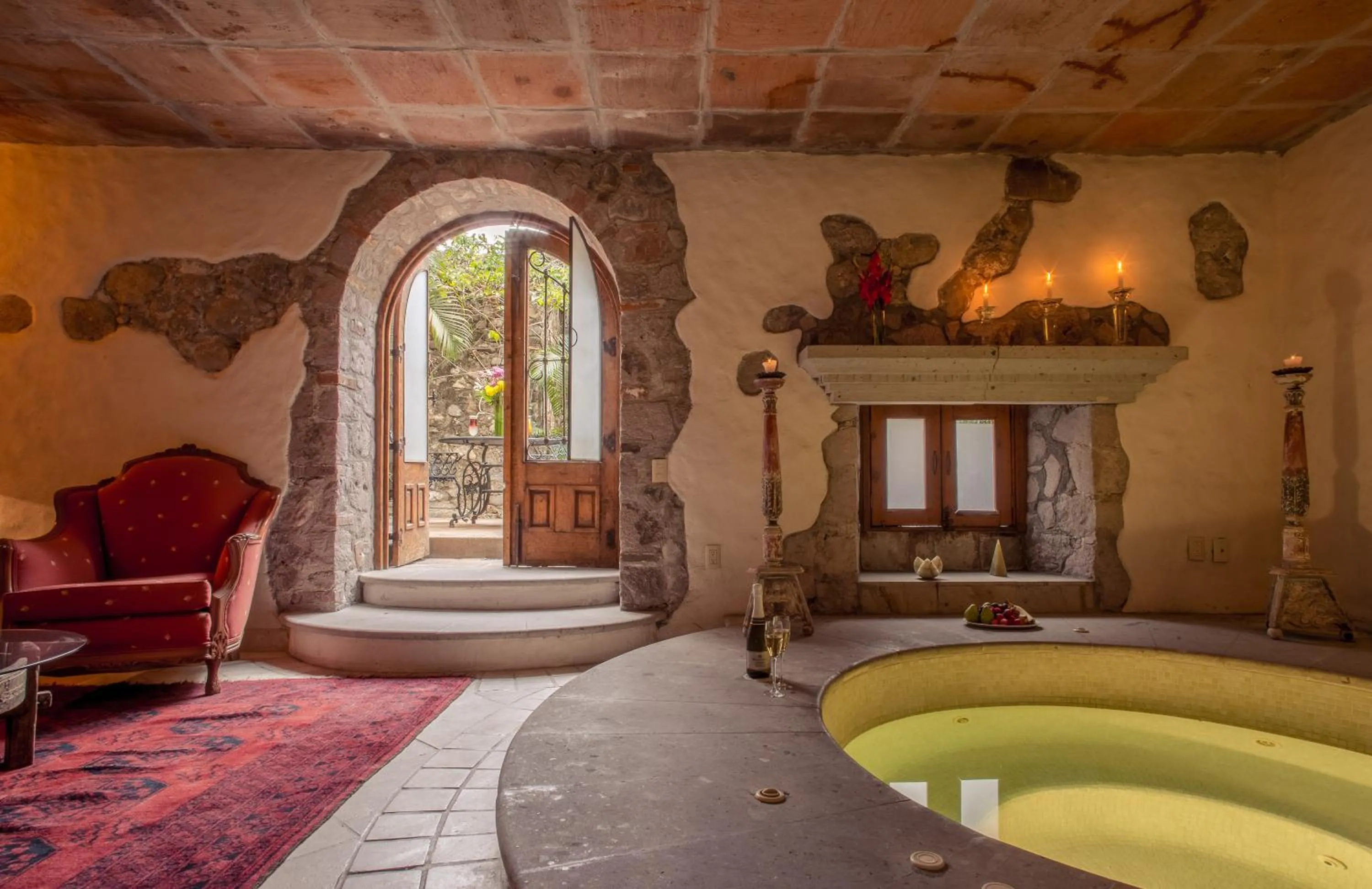 Hot Tub in Hacienda San Gabriel de las Palmas