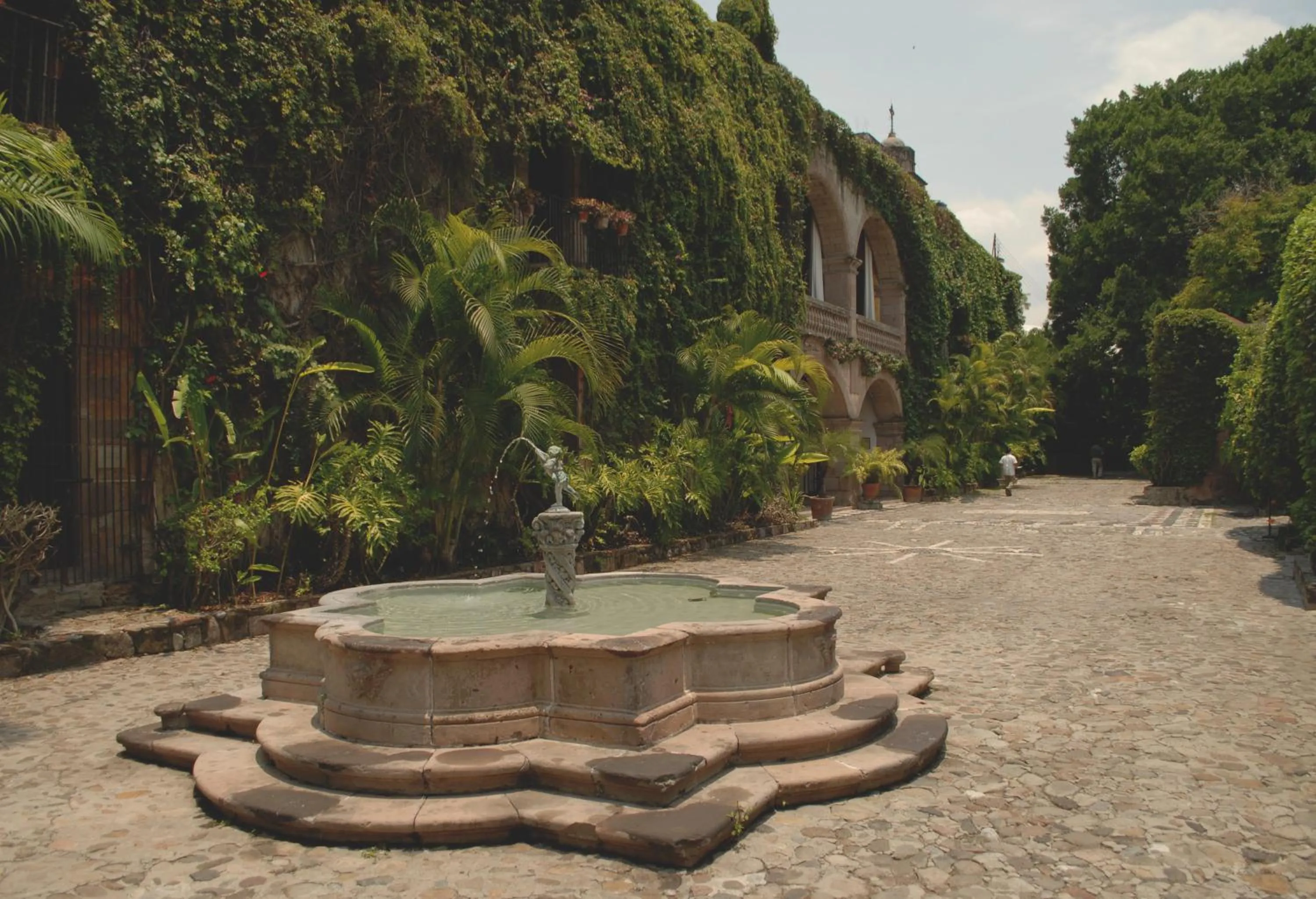 Property building in Hacienda San Gabriel de las Palmas