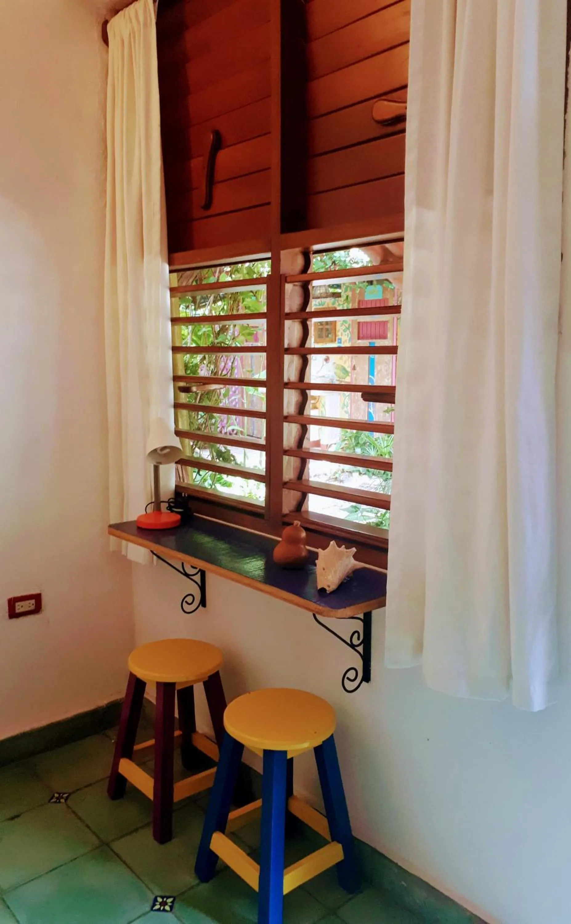 hair dresser in Hostel Candelaria