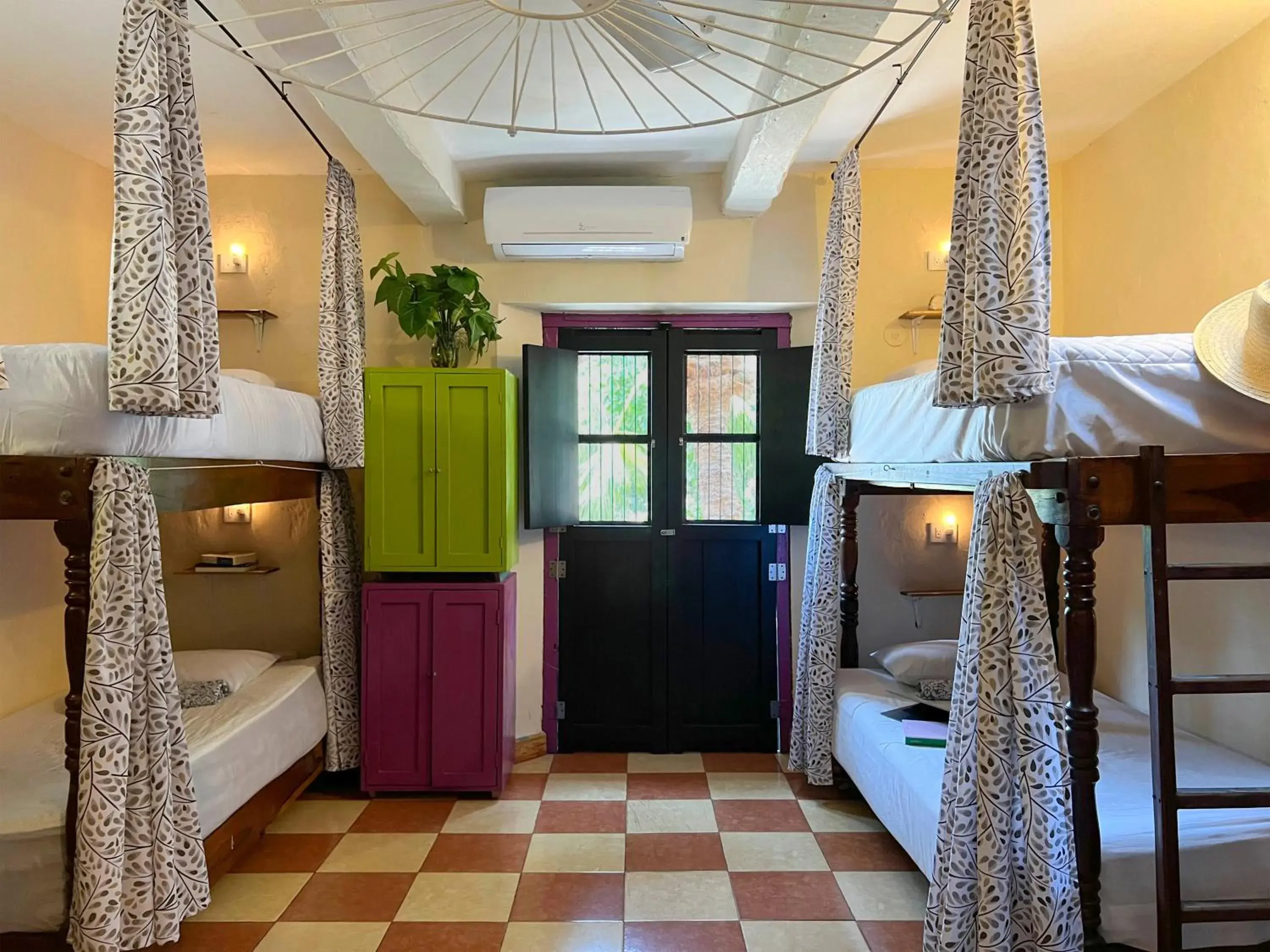 Bed in 6-Bed Female Dormitory Room in Hostel Candelaria Bed in 6-Bed Female Dormitory Room in Hostel Candelaria