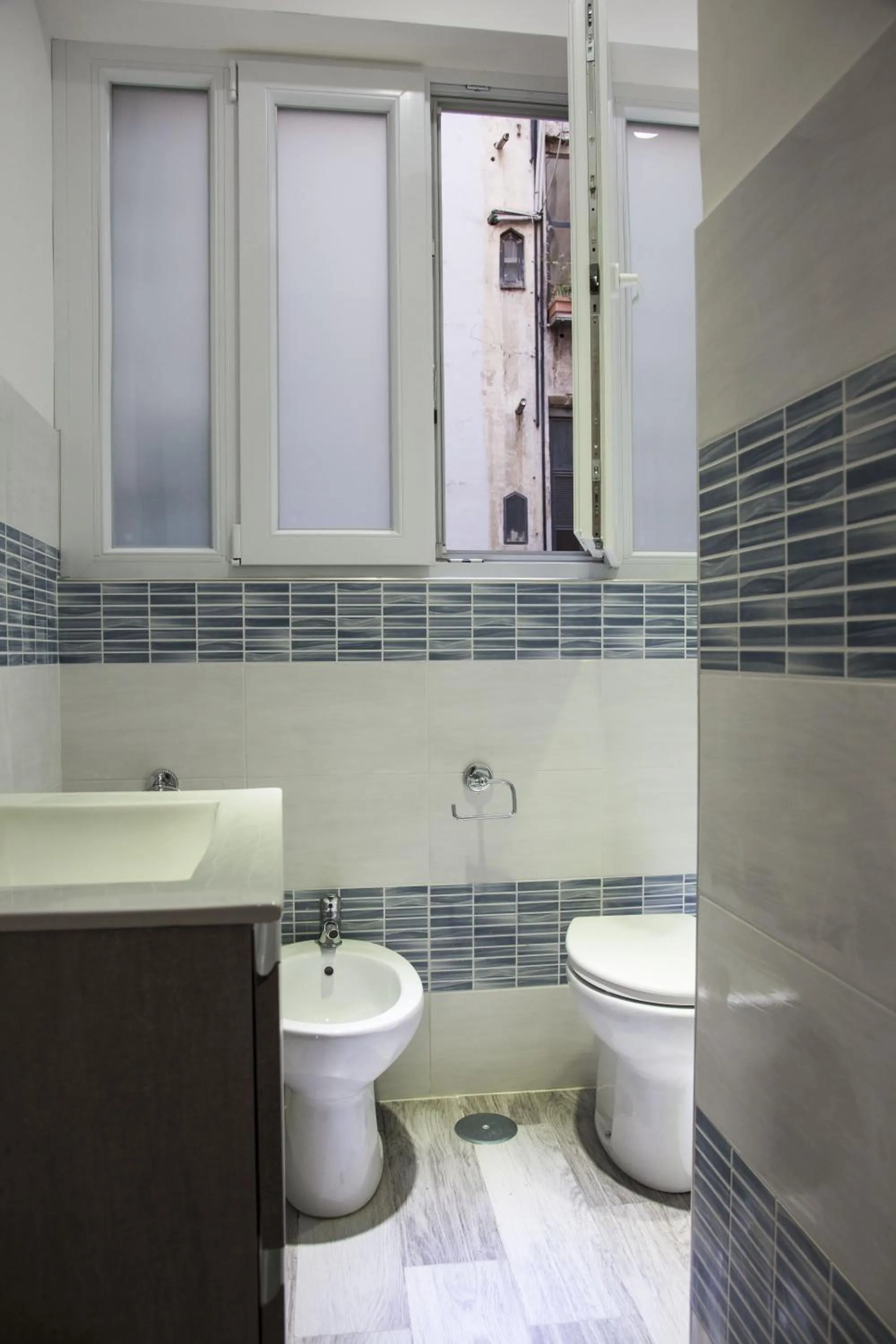 Toilet in Imperiale Top