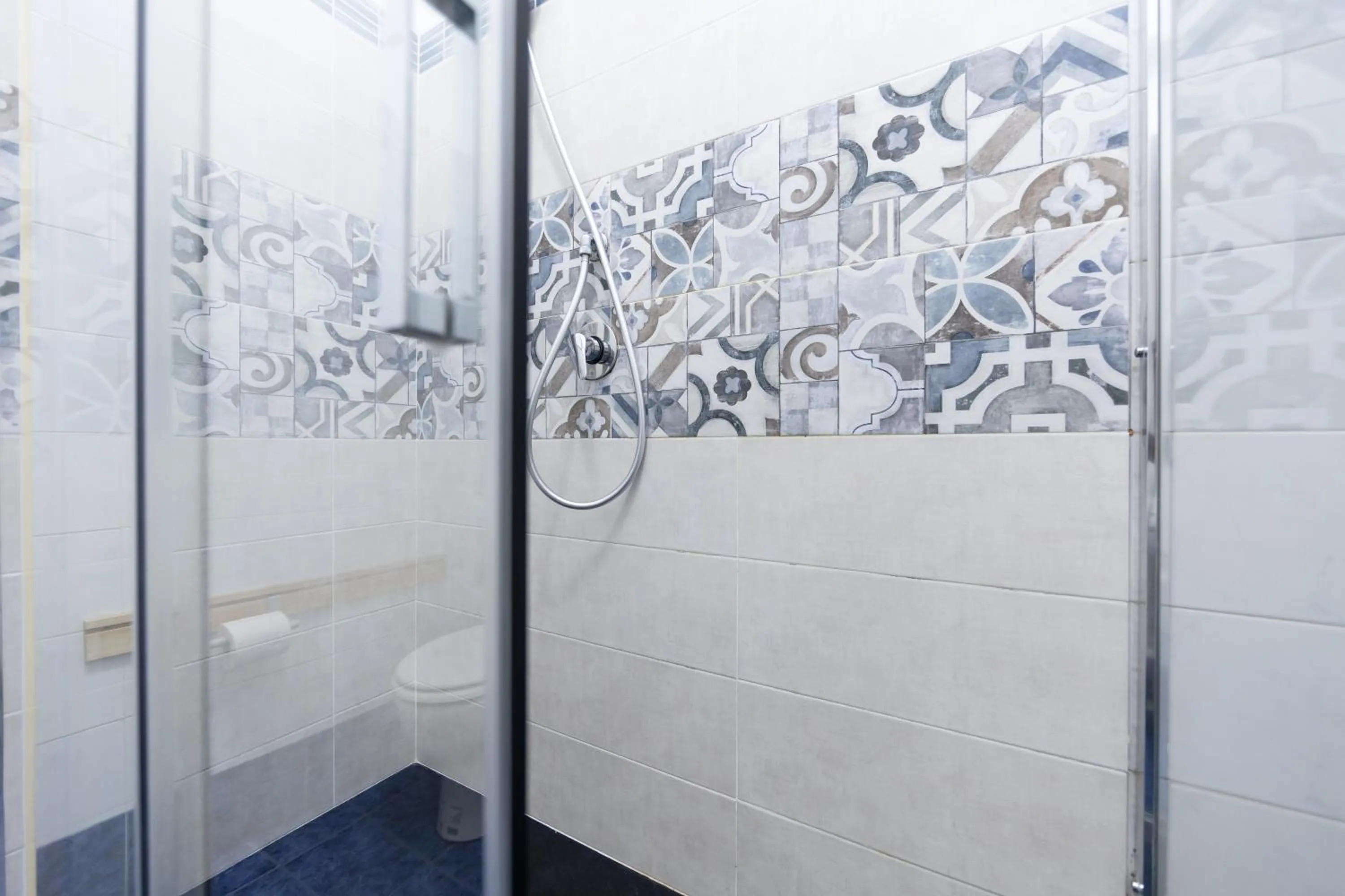 Shower in Imperiale Top