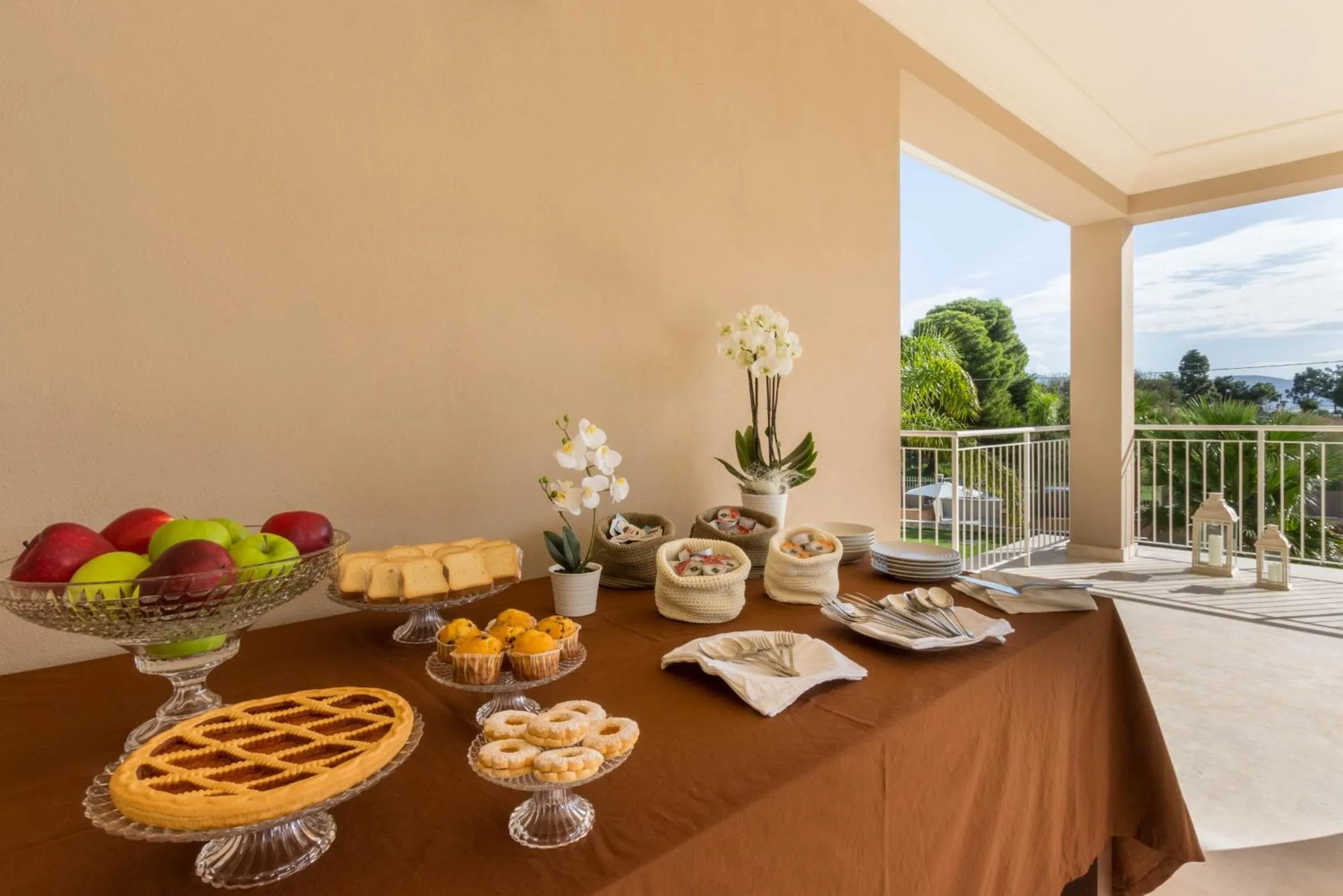 Breakfast in Villa Furoa