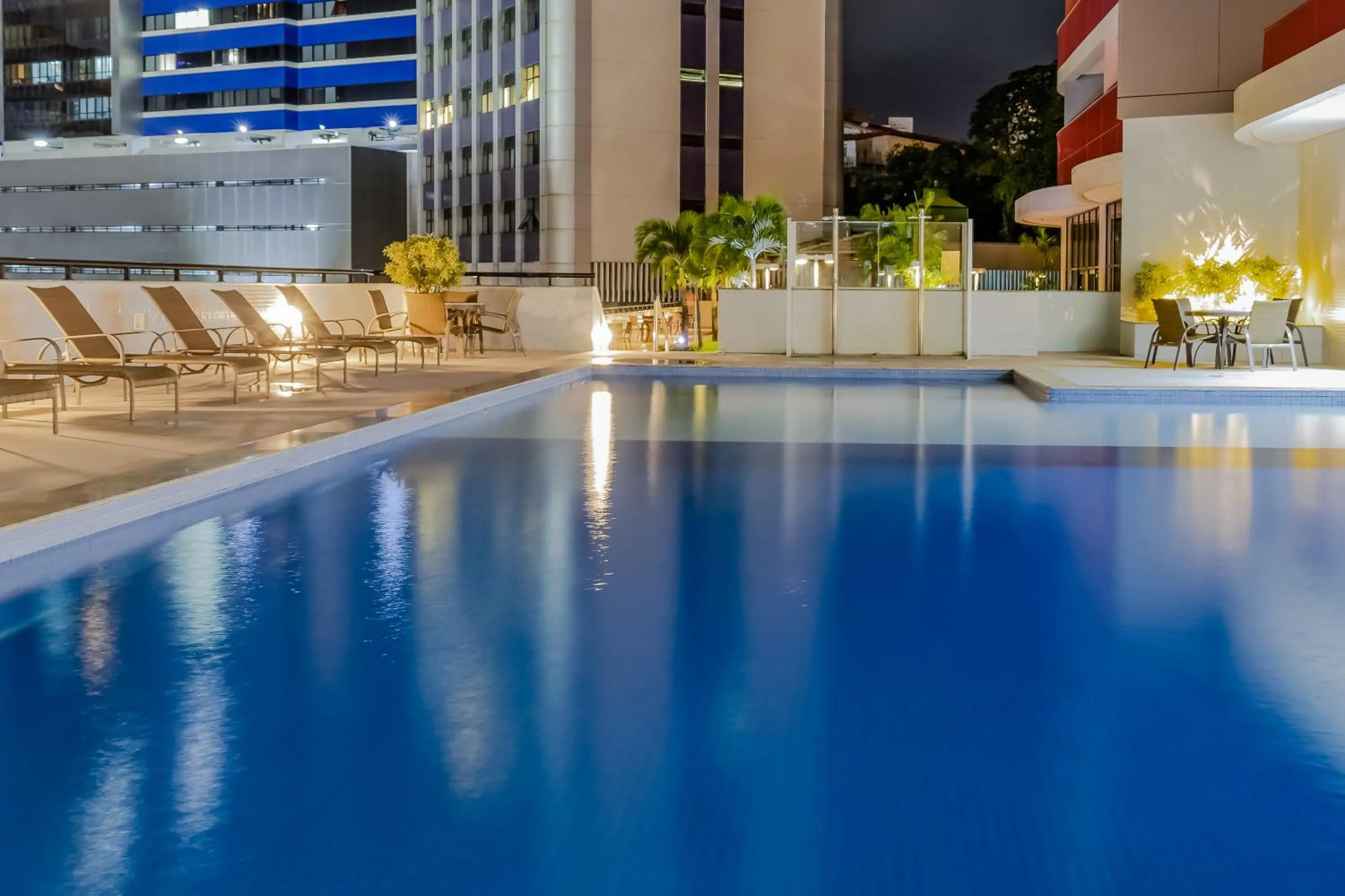Pool view in Mercure Salvador Boulevard Hotel