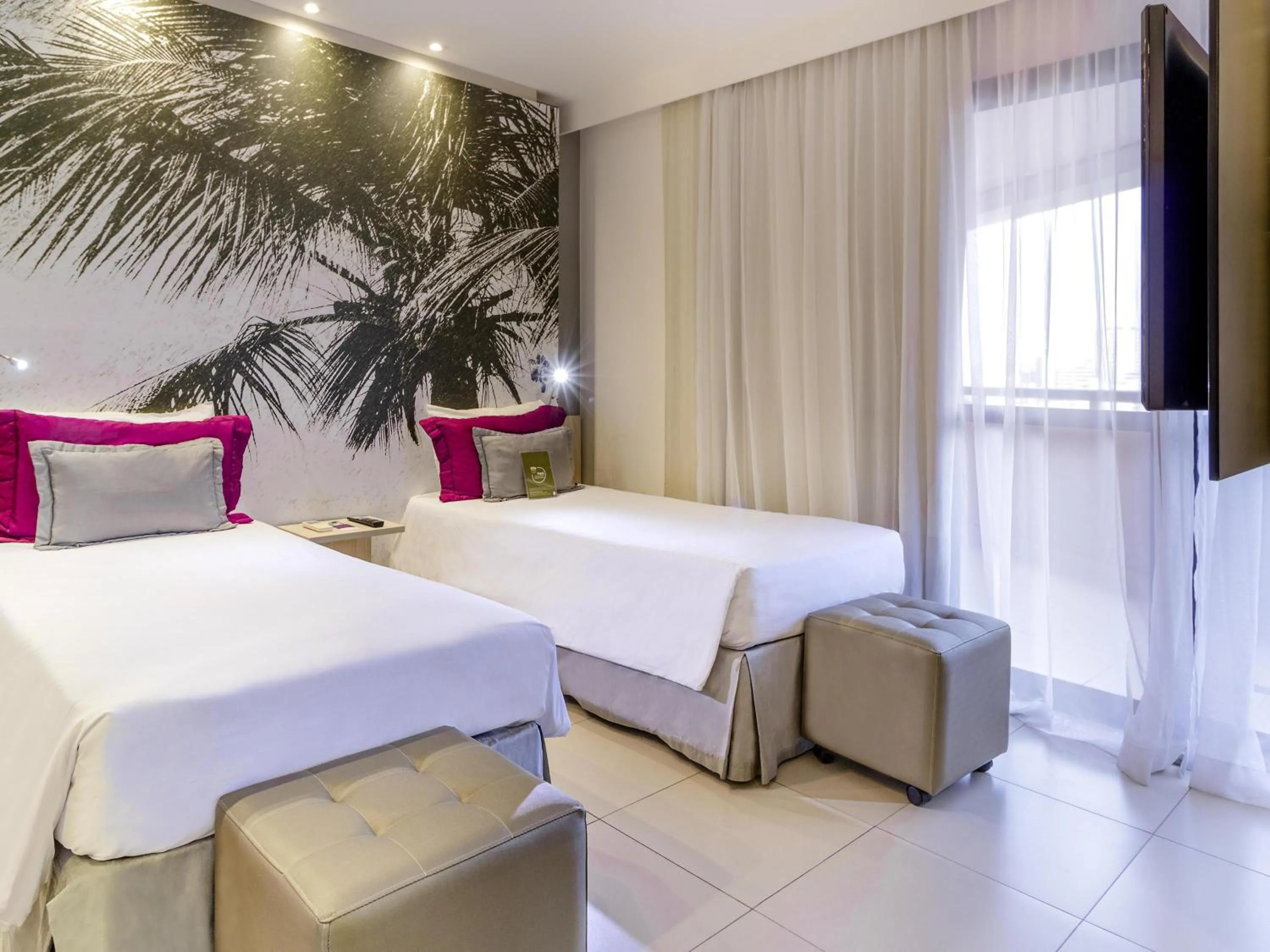 Bedroom, Bed in Mercure Salvador Boulevard Hotel