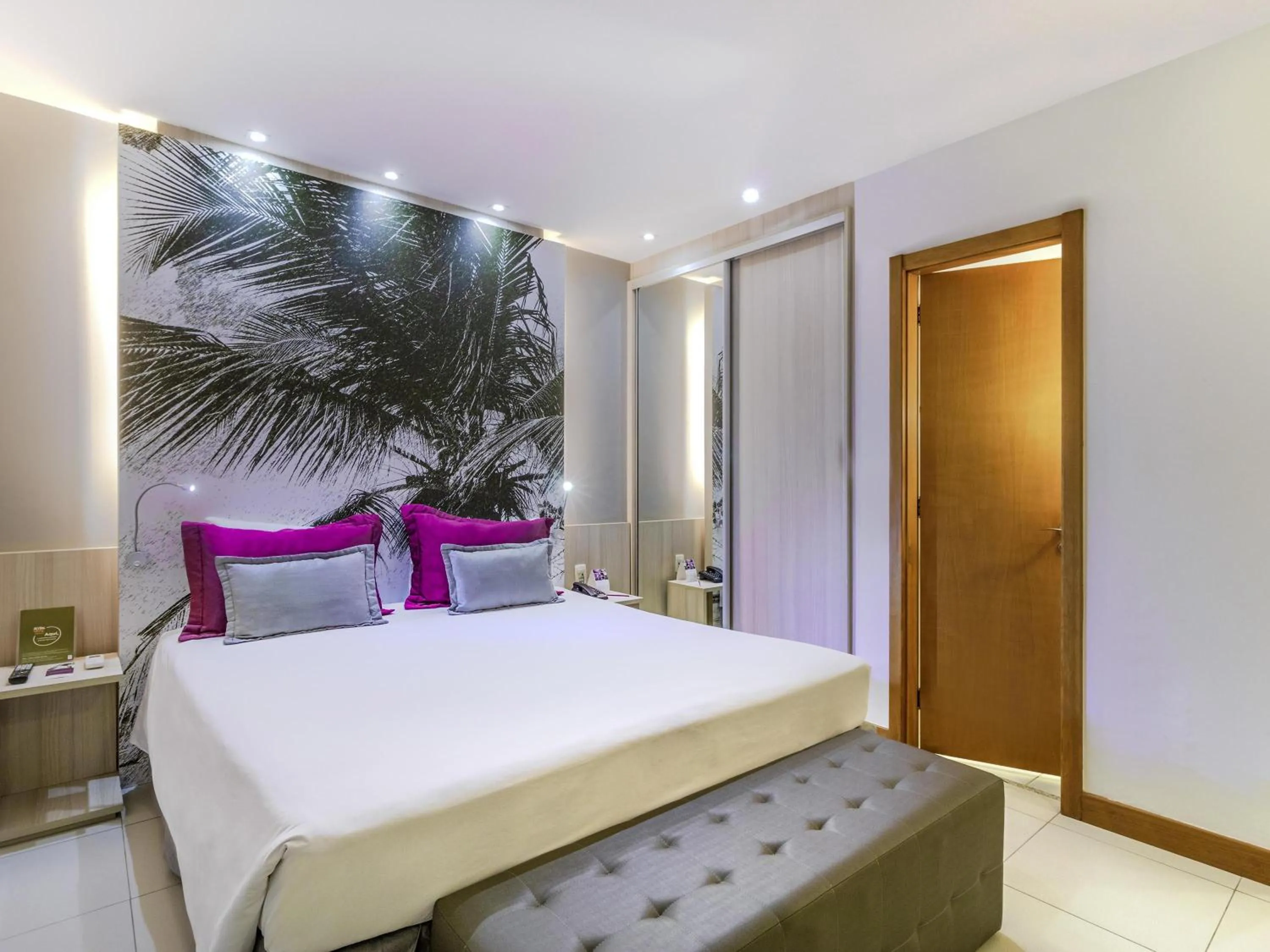 Bedroom, Bed in Mercure Salvador Boulevard Hotel