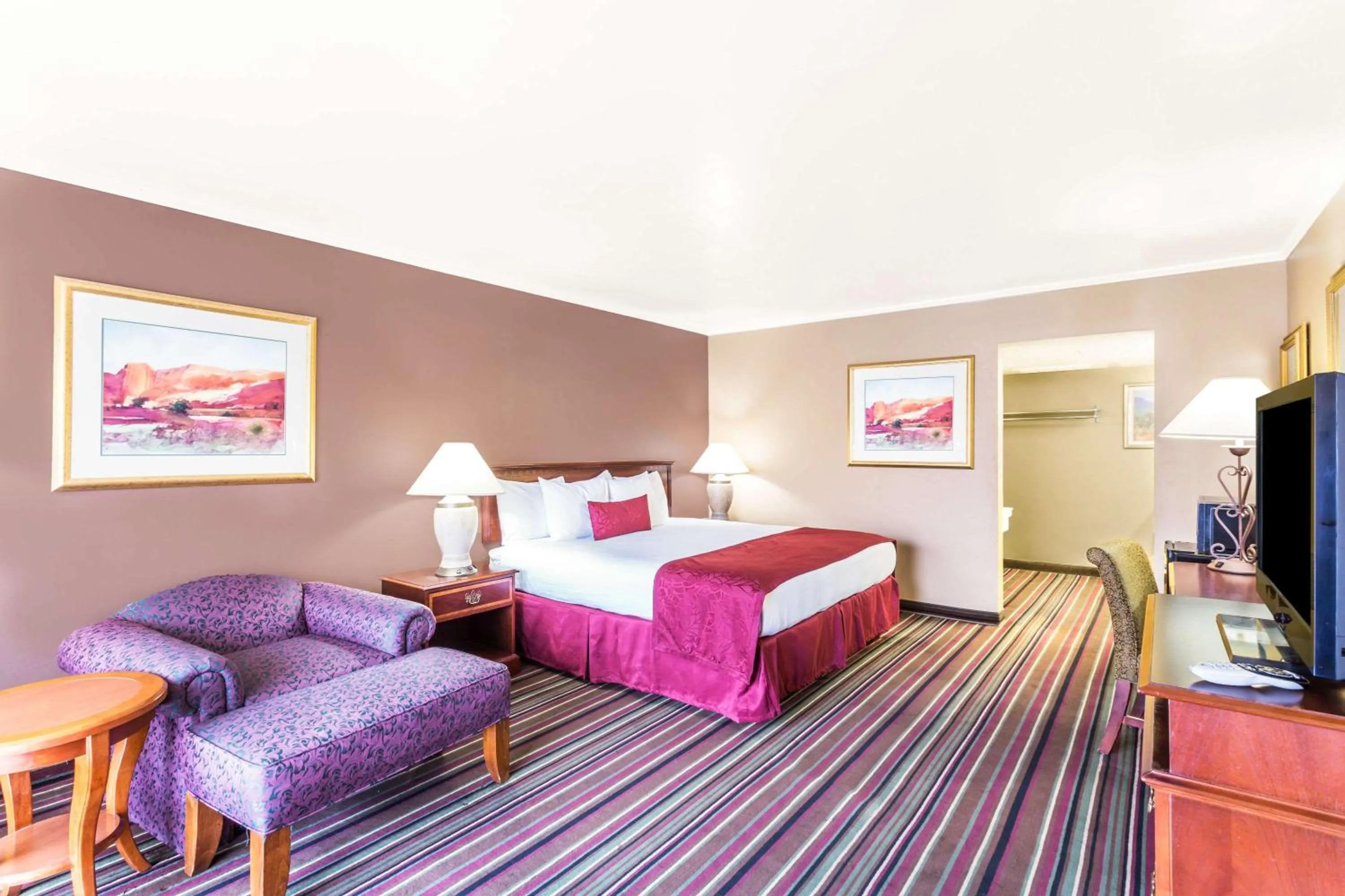 Photo of the whole room, Bed in Days Inn & Suites by Wyndham Logan