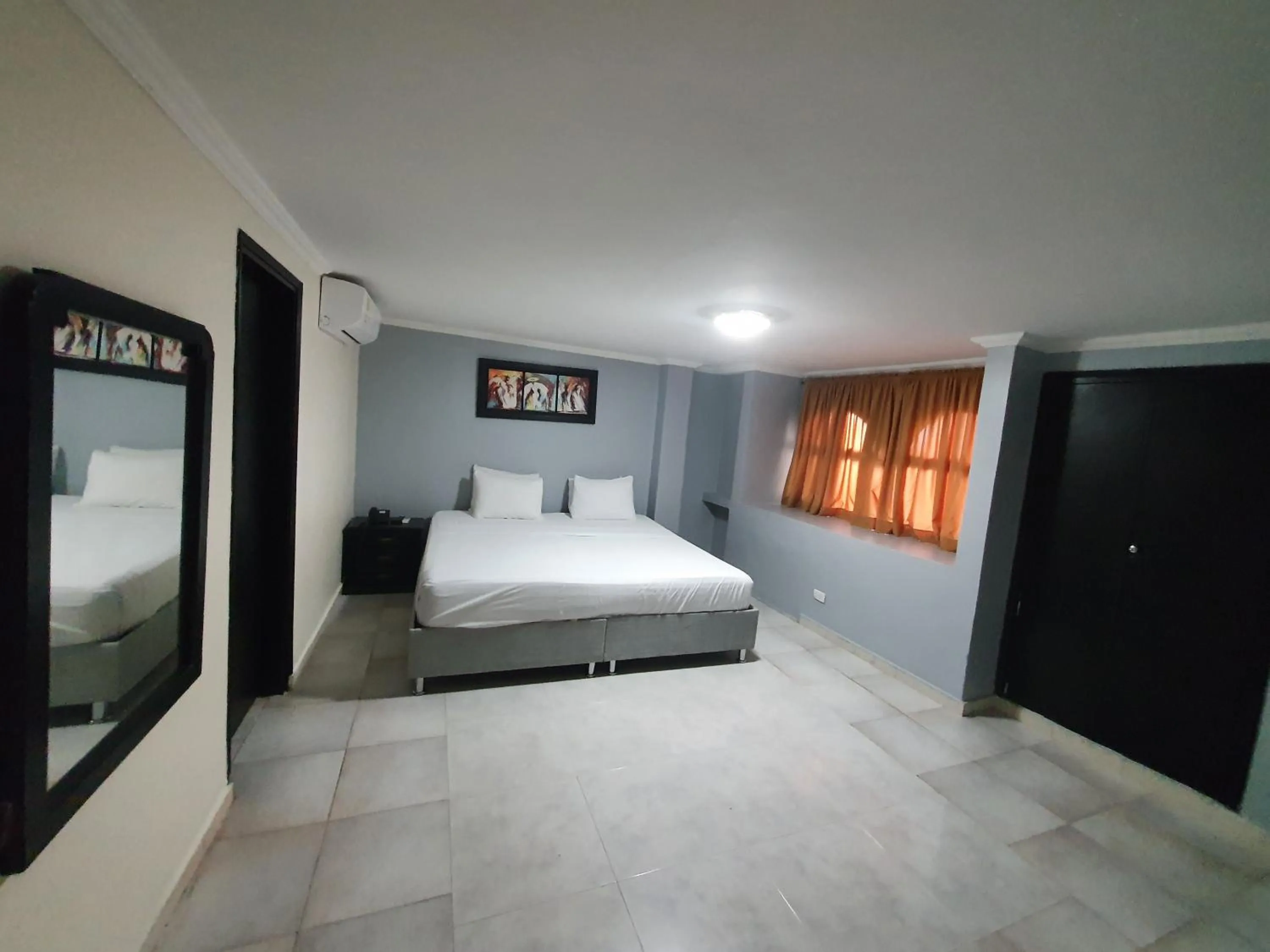 Photo of the whole room, Bed in Hotel Puerta de Oro