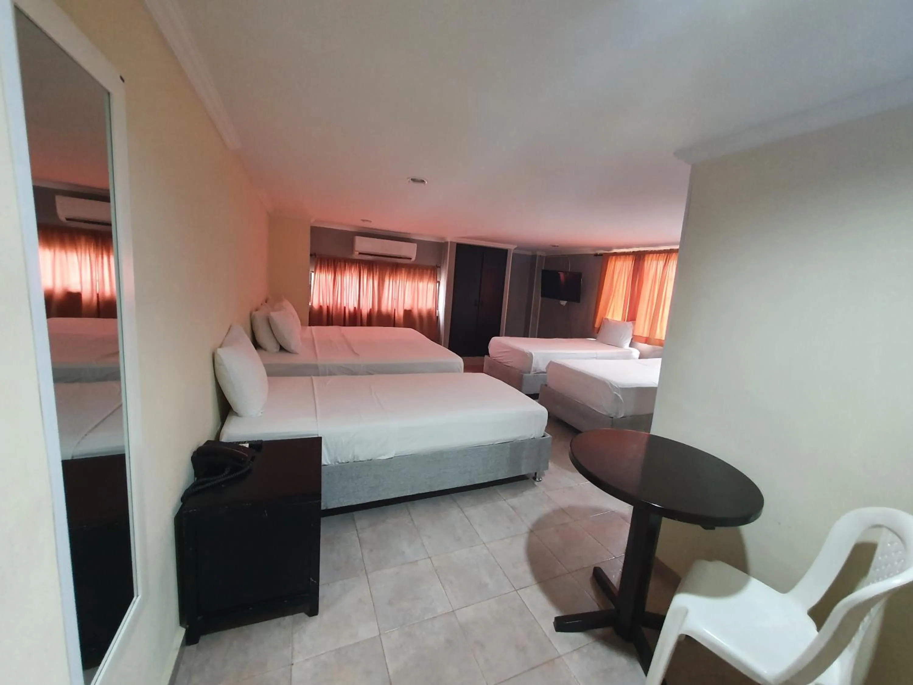 Photo of the whole room, Bed in Hotel Puerta de Oro