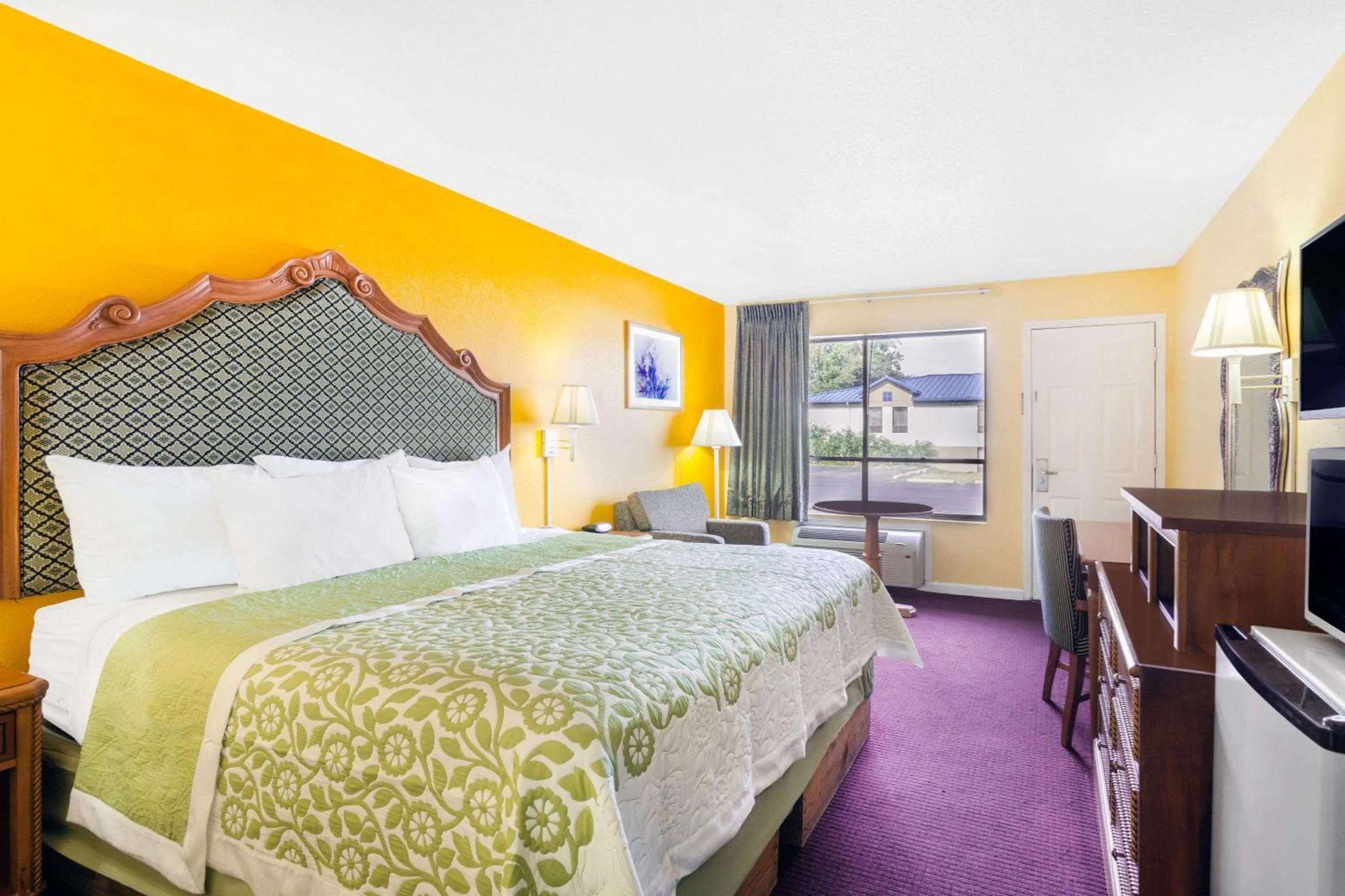 Photo of the whole room, Bed in Days Inn by Wyndham Jacksonville