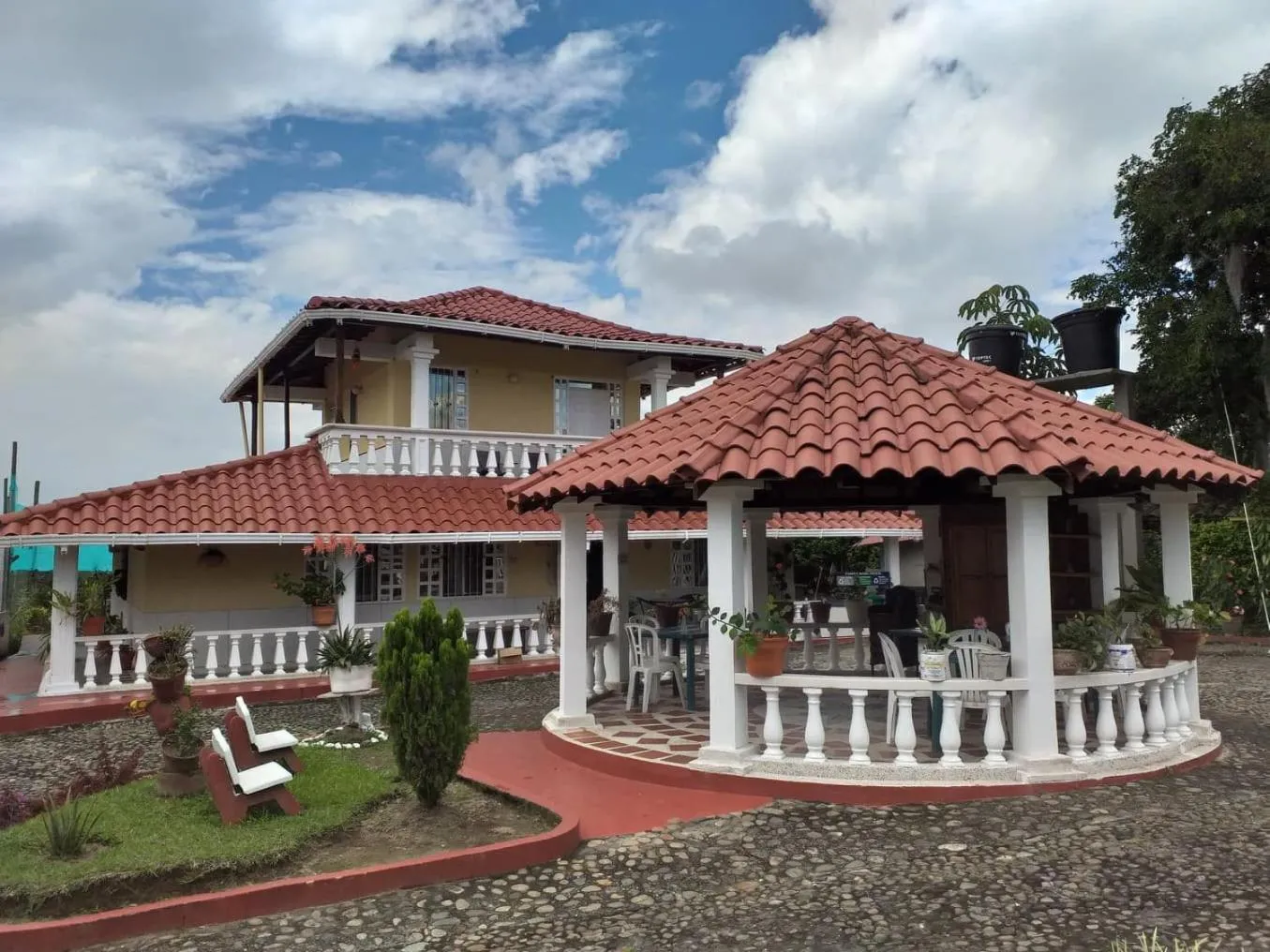 Property building in Casa Campestre La Colombiana