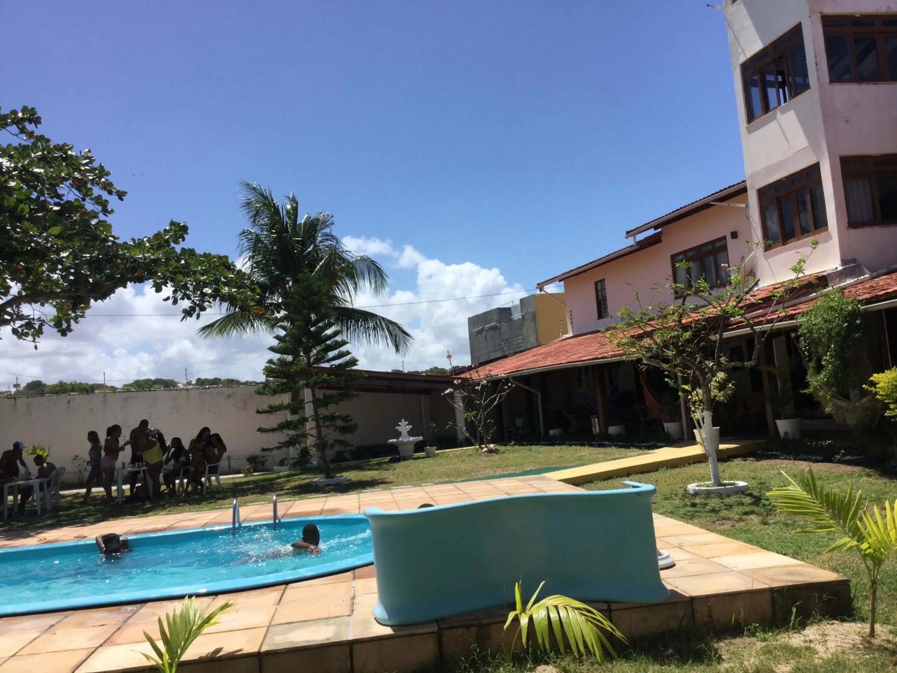 Swimming pool in Pousada da Mércia - Itapuã (BA)
