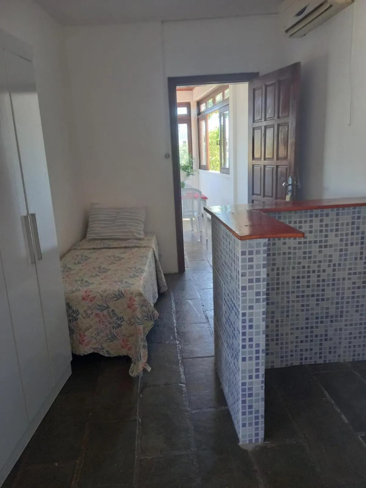 View (from property/room), Bed in Pousada da Mércia - Itapuã (BA)