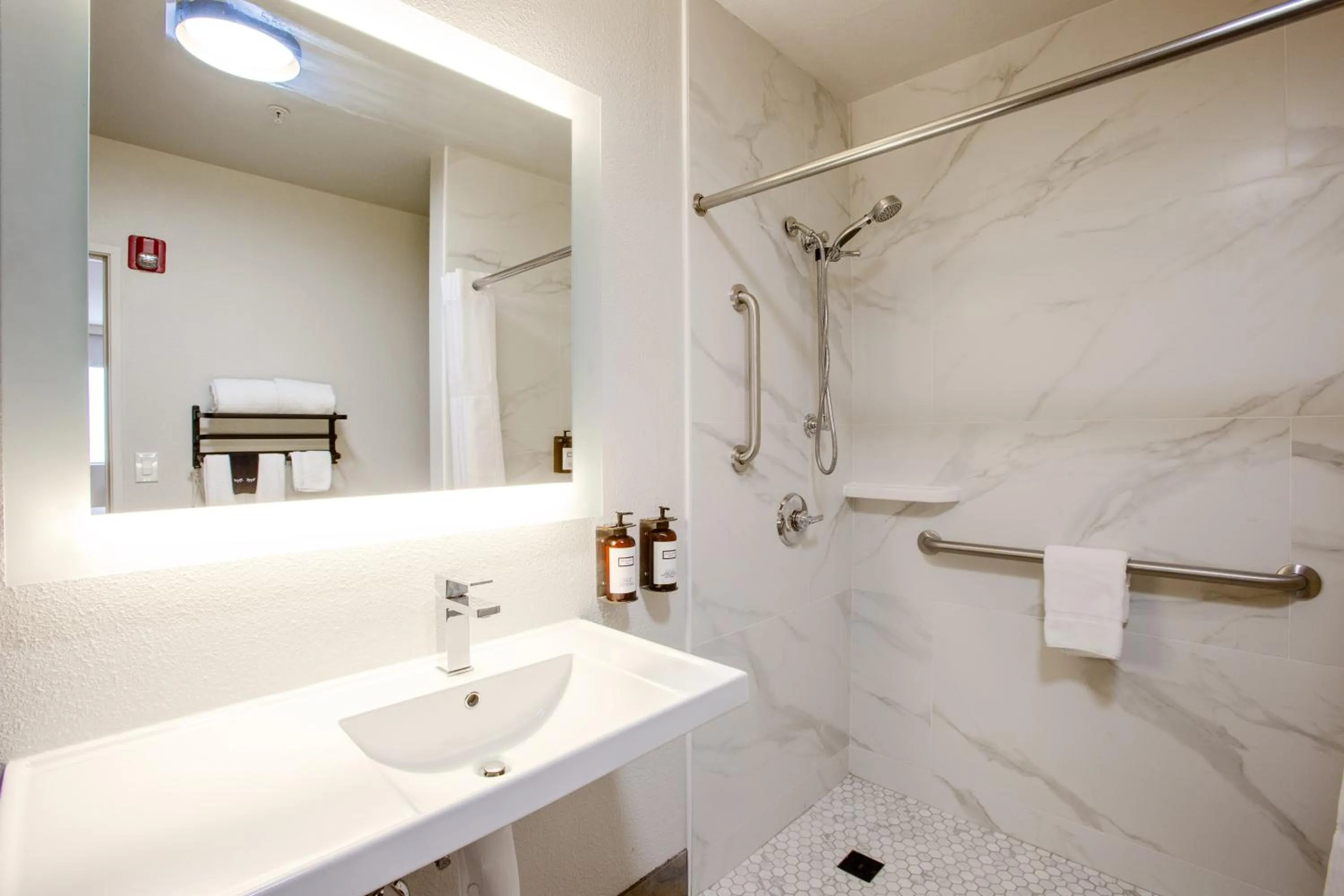 Shower in Kokopelli Inn Sedona, Trademark Collection by Wyndham