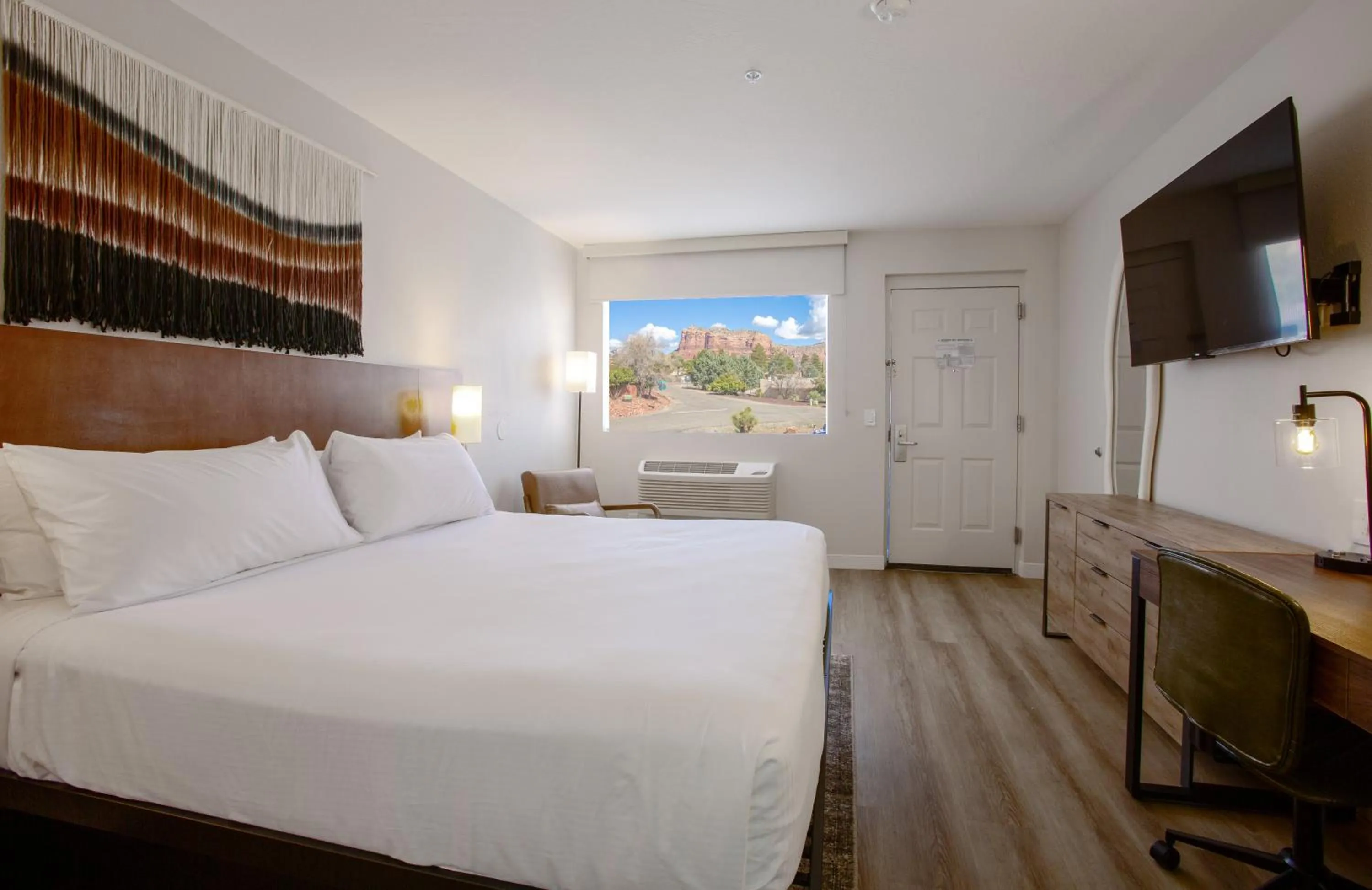 Bed in Kokopelli Inn Sedona, Trademark Collection by Wyndham