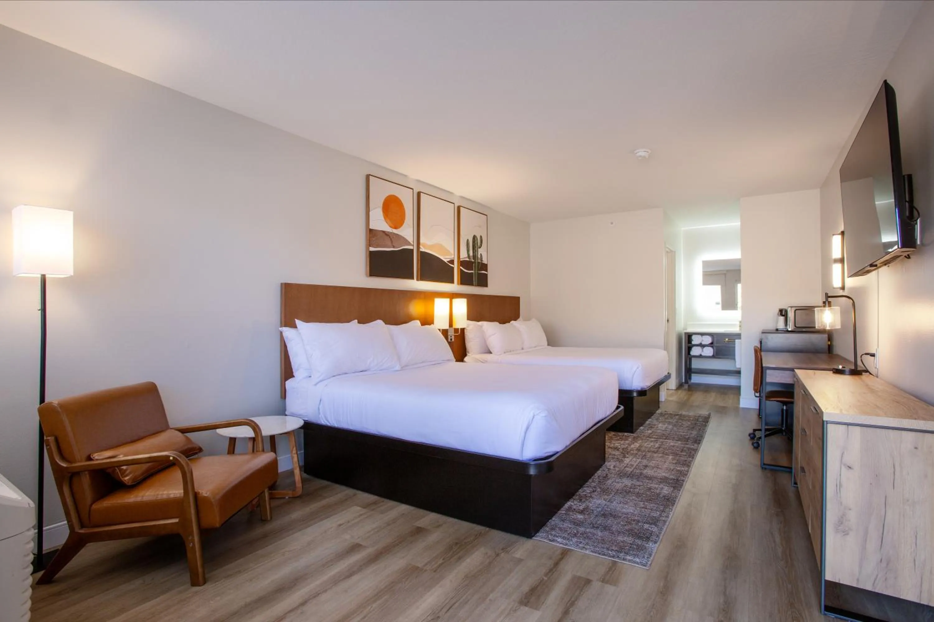 Photo of the whole room, Bed in Kokopelli Inn Sedona, Trademark Collection by Wyndham