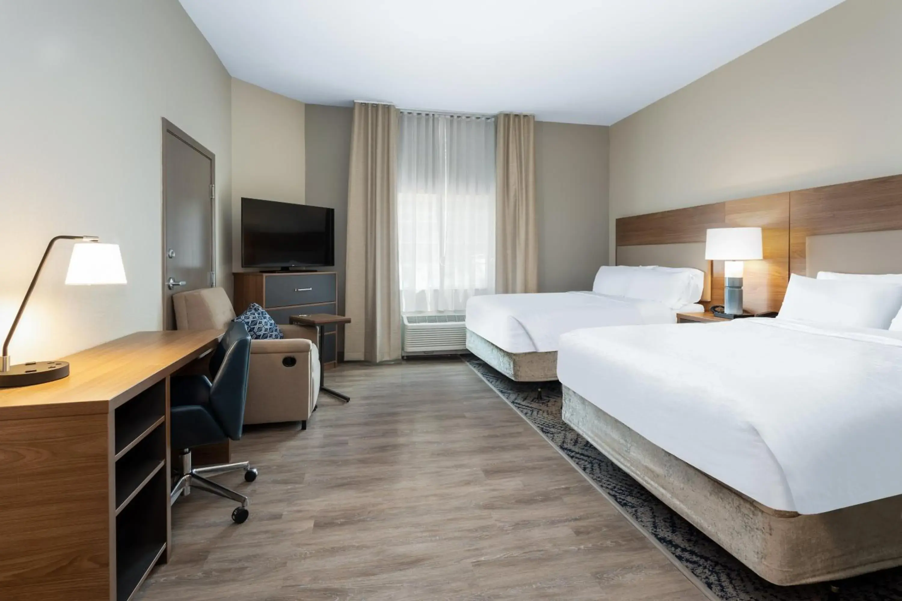 Photo of the whole room, Bed in Candlewood Suites Sioux Falls by IHG Photo of the whole room, Bed in Candlewood Suites Sioux Falls by IHG