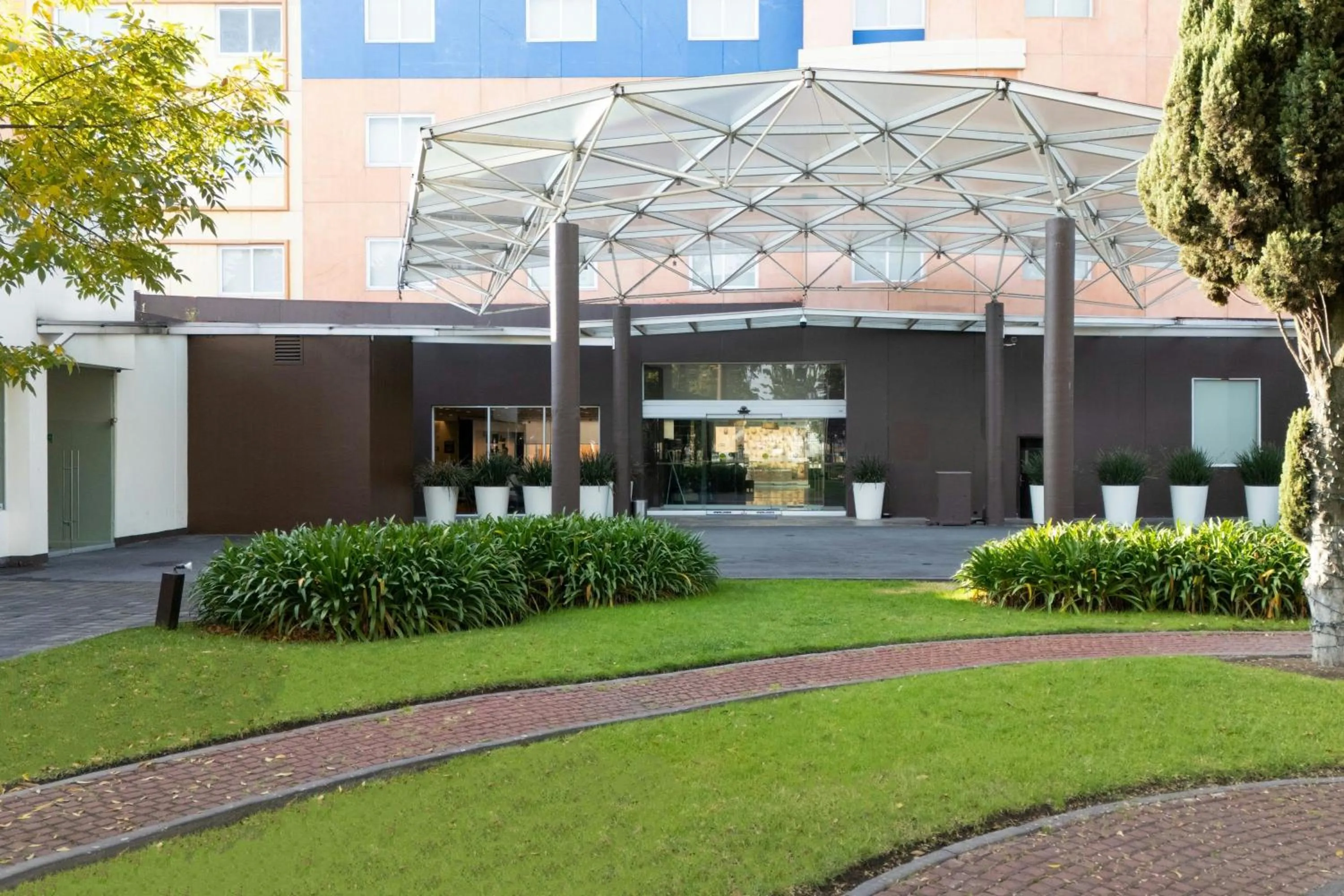 Lobby or reception in Courtyard Toluca Tollocan