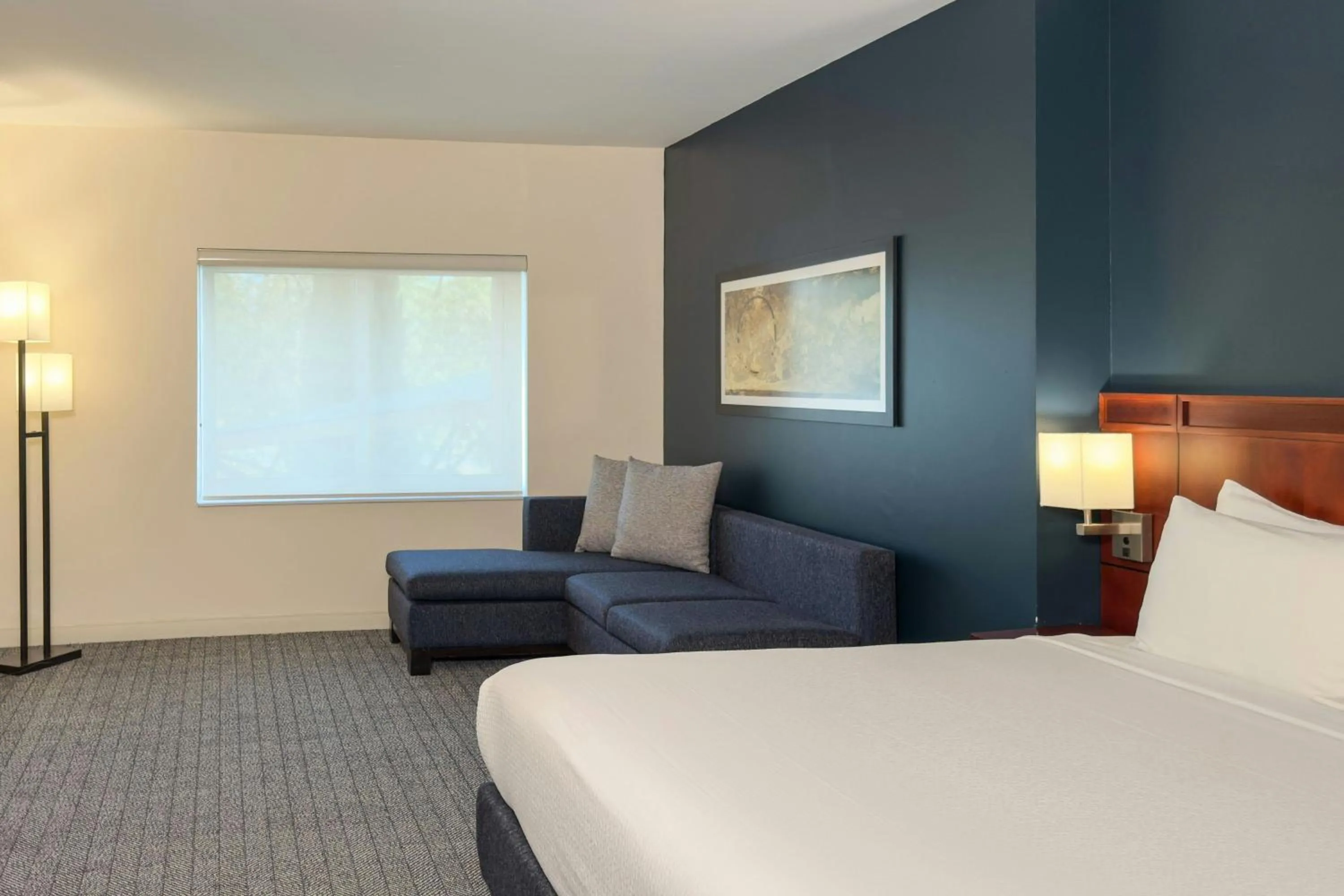 Photo of the whole room, Bed in Courtyard Toluca Tollocan