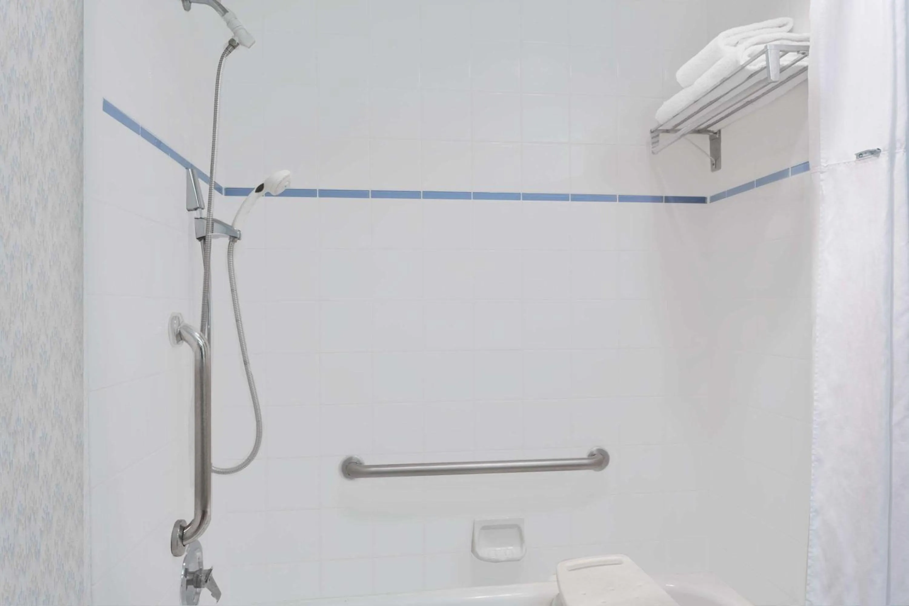 Bathroom in Days Inn & Suites by Wyndham Kanab