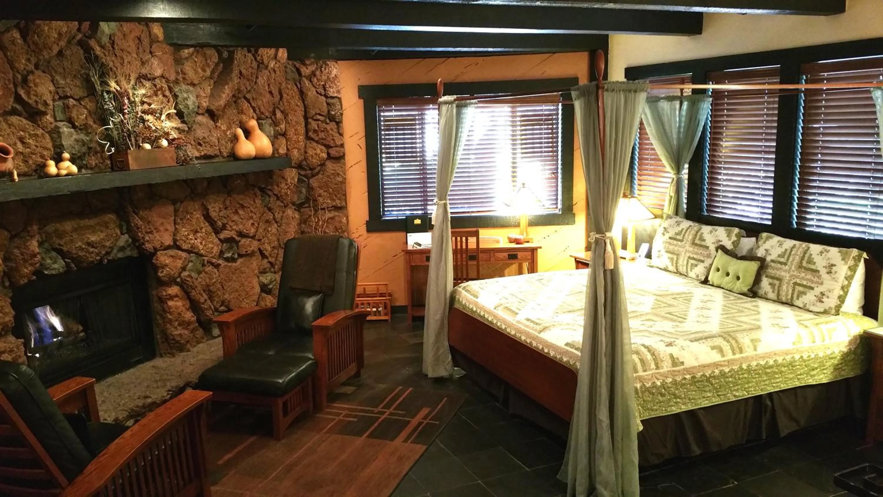 Photo of the whole room in Lodge at Sedona