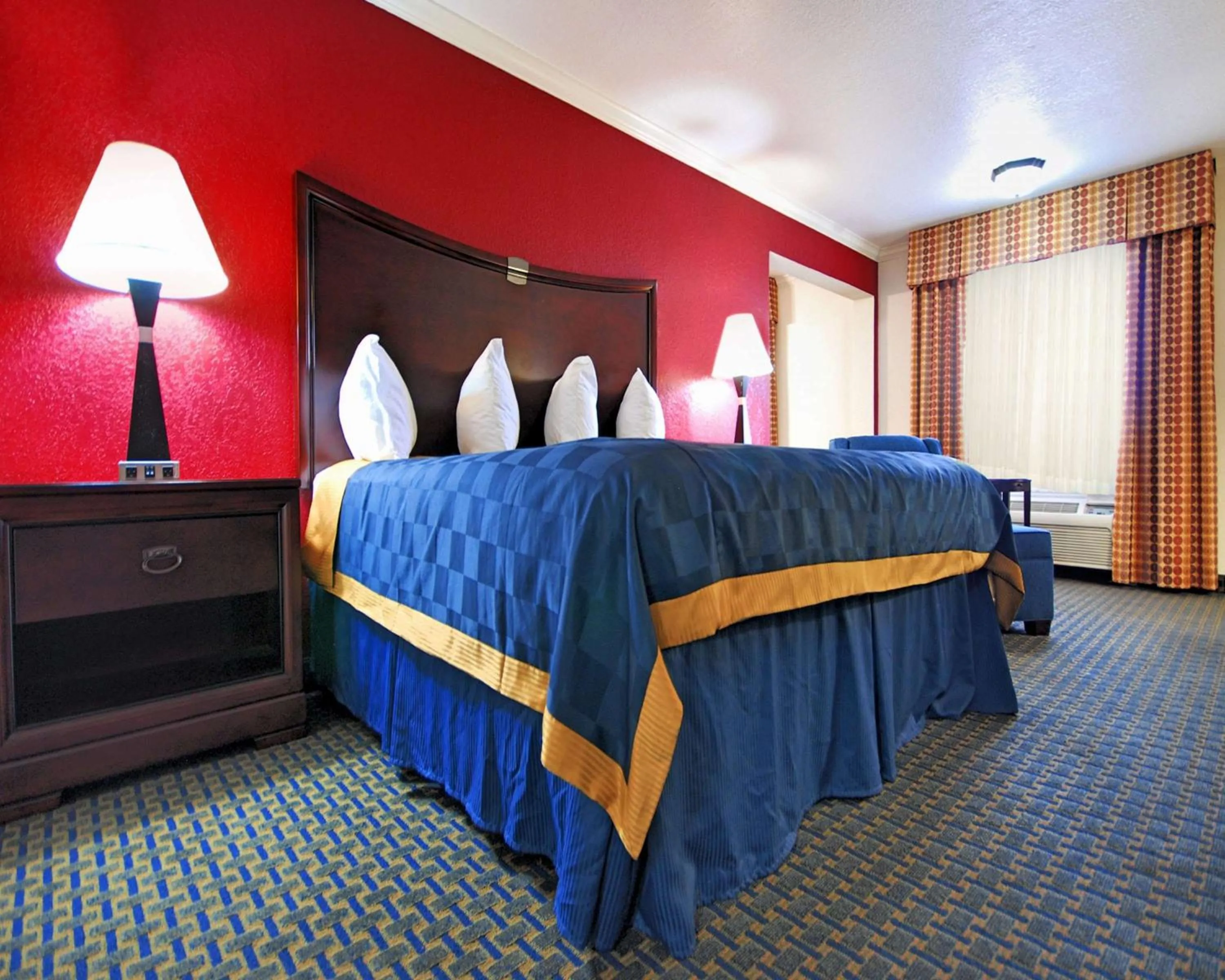 Photo of the whole room, Bed in Americas Best Value Inn Kingsville