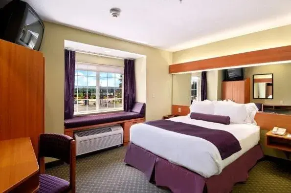 Queen Room - single occupancy in Stay Beyond Inn & Suites Queen Room - single occupancy in Stay Beyond Inn & Suites