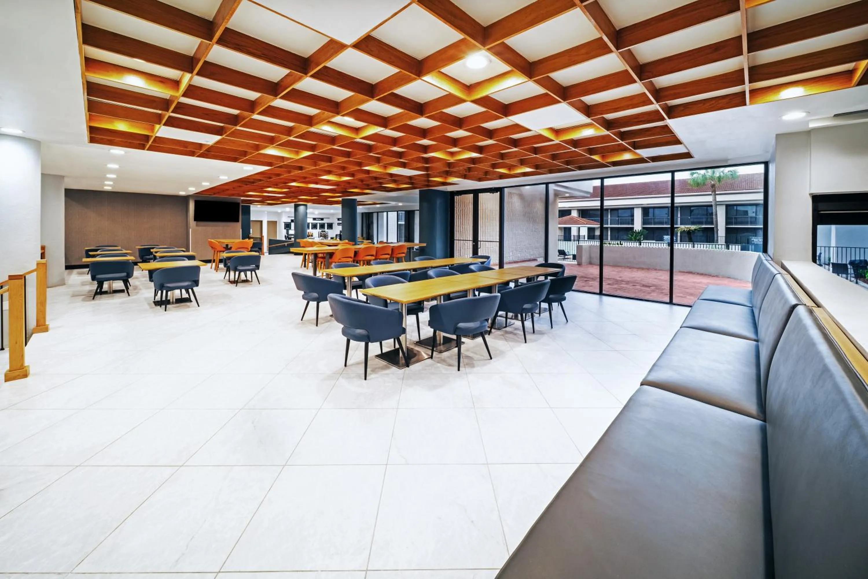 Restaurant/places to eat in Holiday Inn Port Arthur - Park Central by IHG