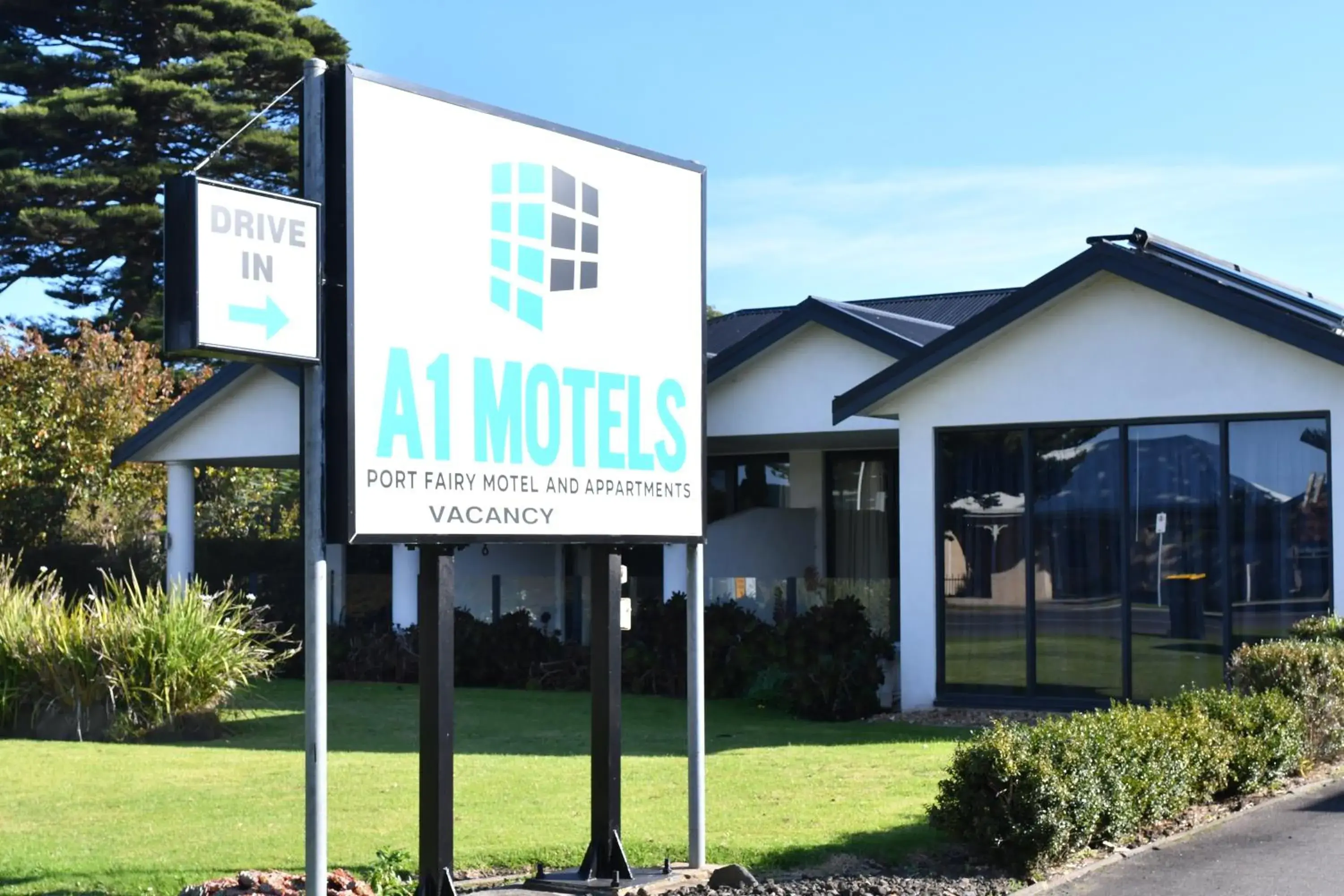 Facade/entrance in A1 Motels and Apartments Port Fairy Facade/entrance in A1 Motels and Apartments Port Fairy