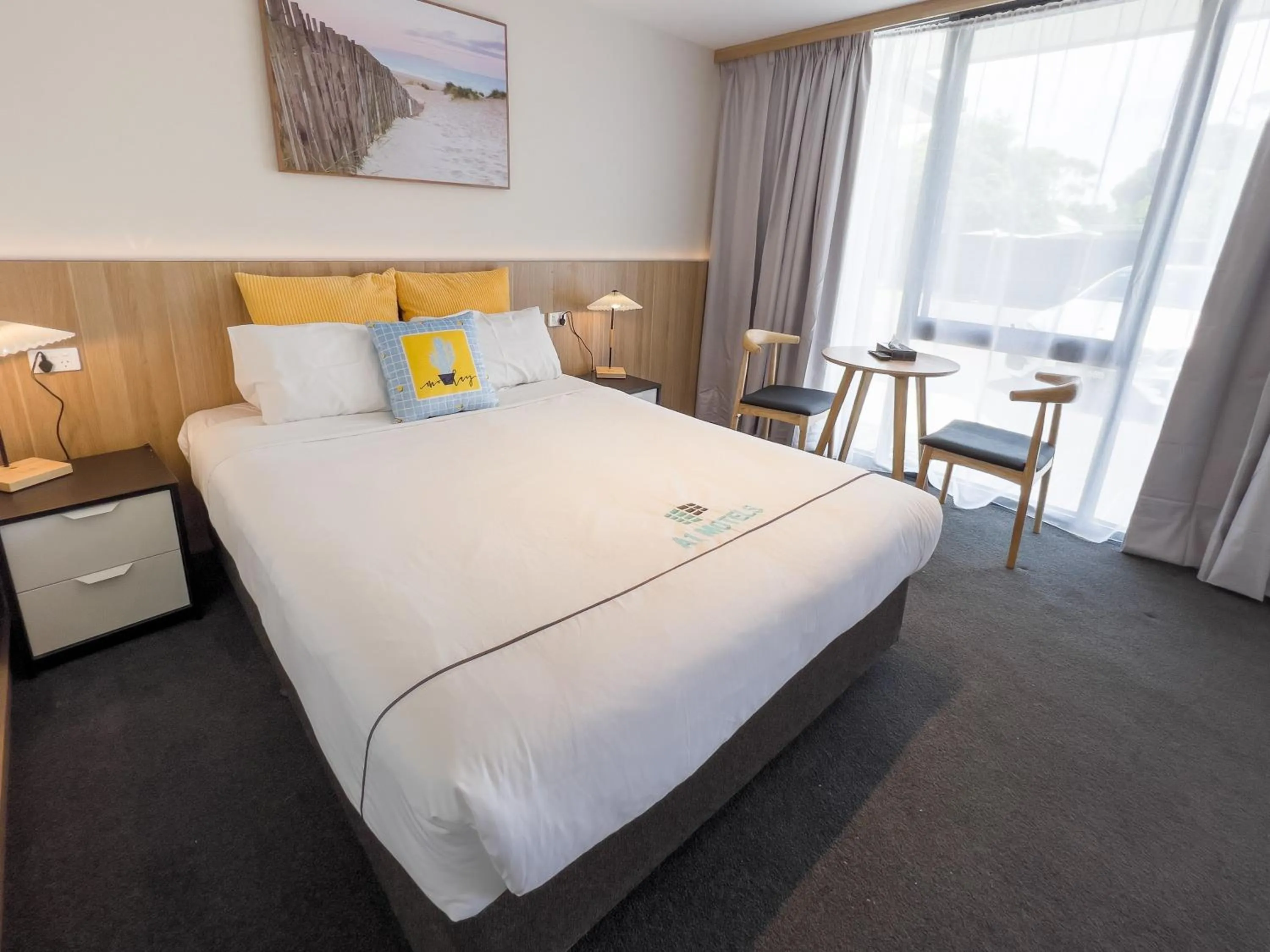 Bed in A1 Motels and Apartments Port Fairy