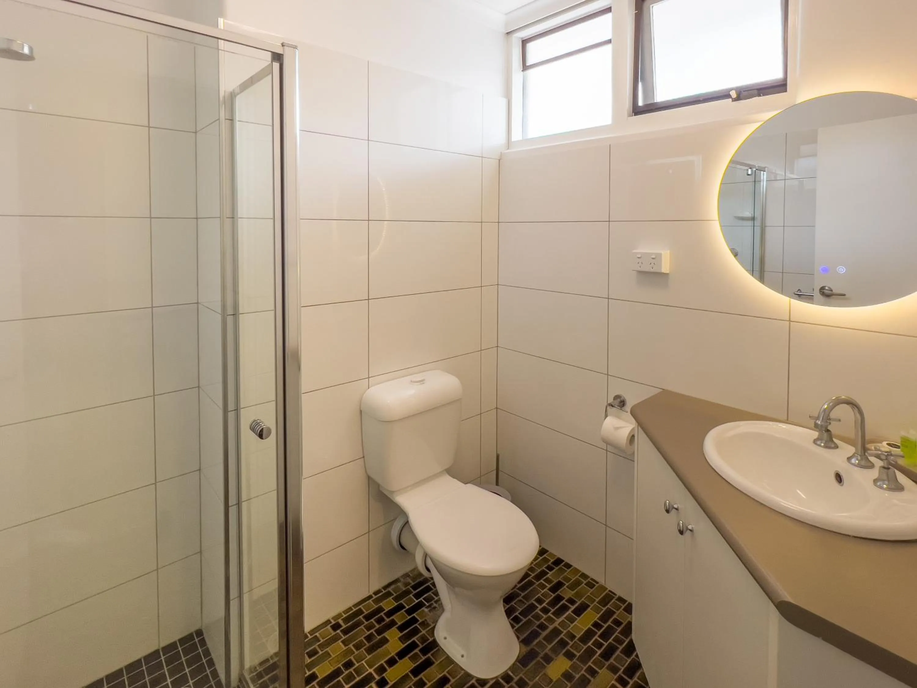 Bathroom in A1 Motels and Apartments Port Fairy