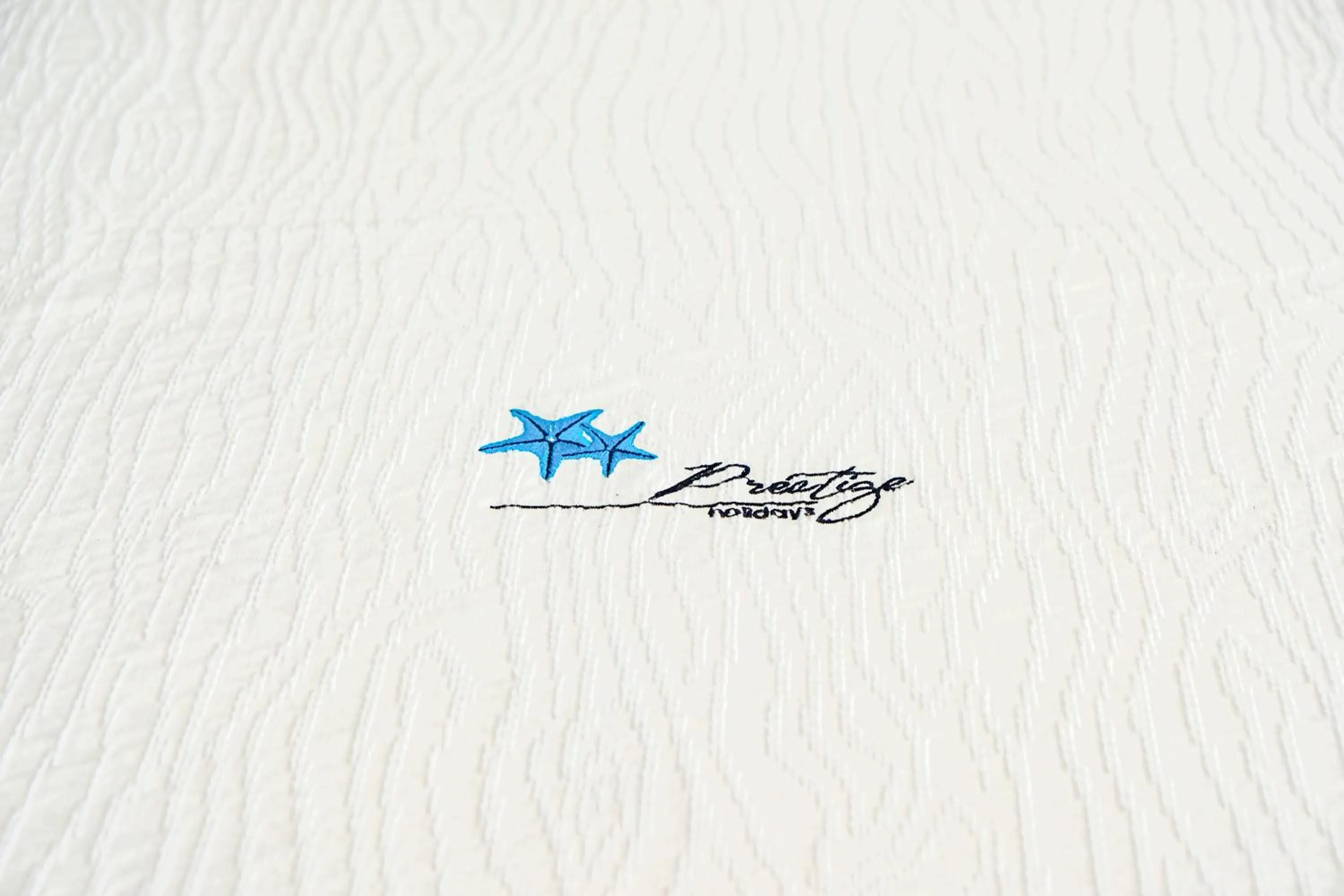 Logo/Certificate/Sign in Préstige Holidays Alojamentos