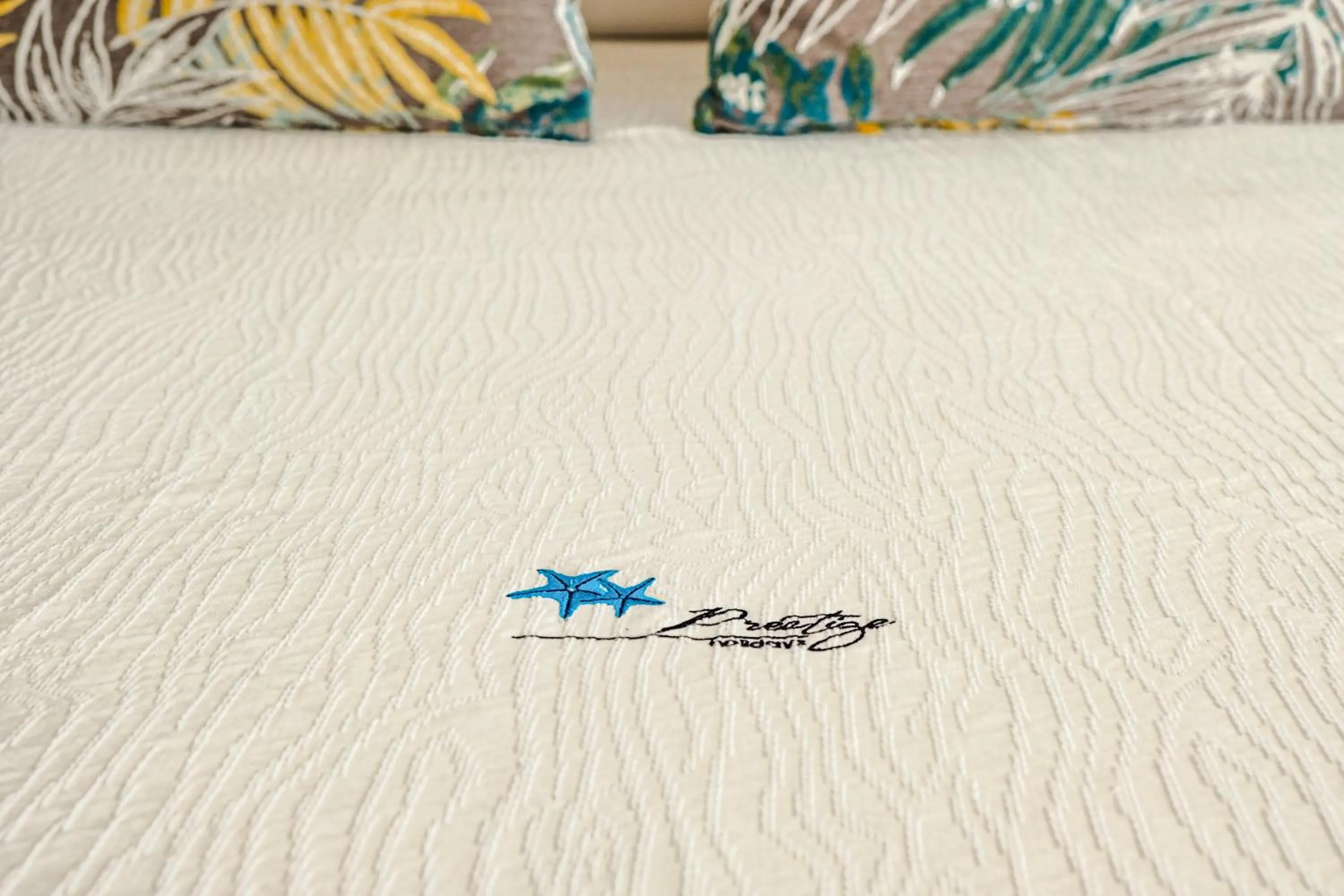 Property logo or sign, Bed in Préstige Holidays Alojamentos