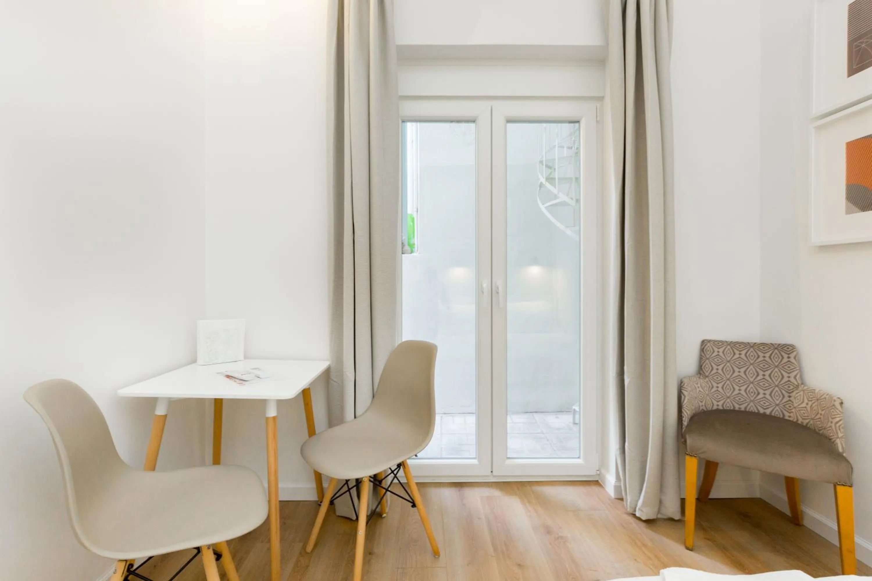 Living room in Dinostratus House