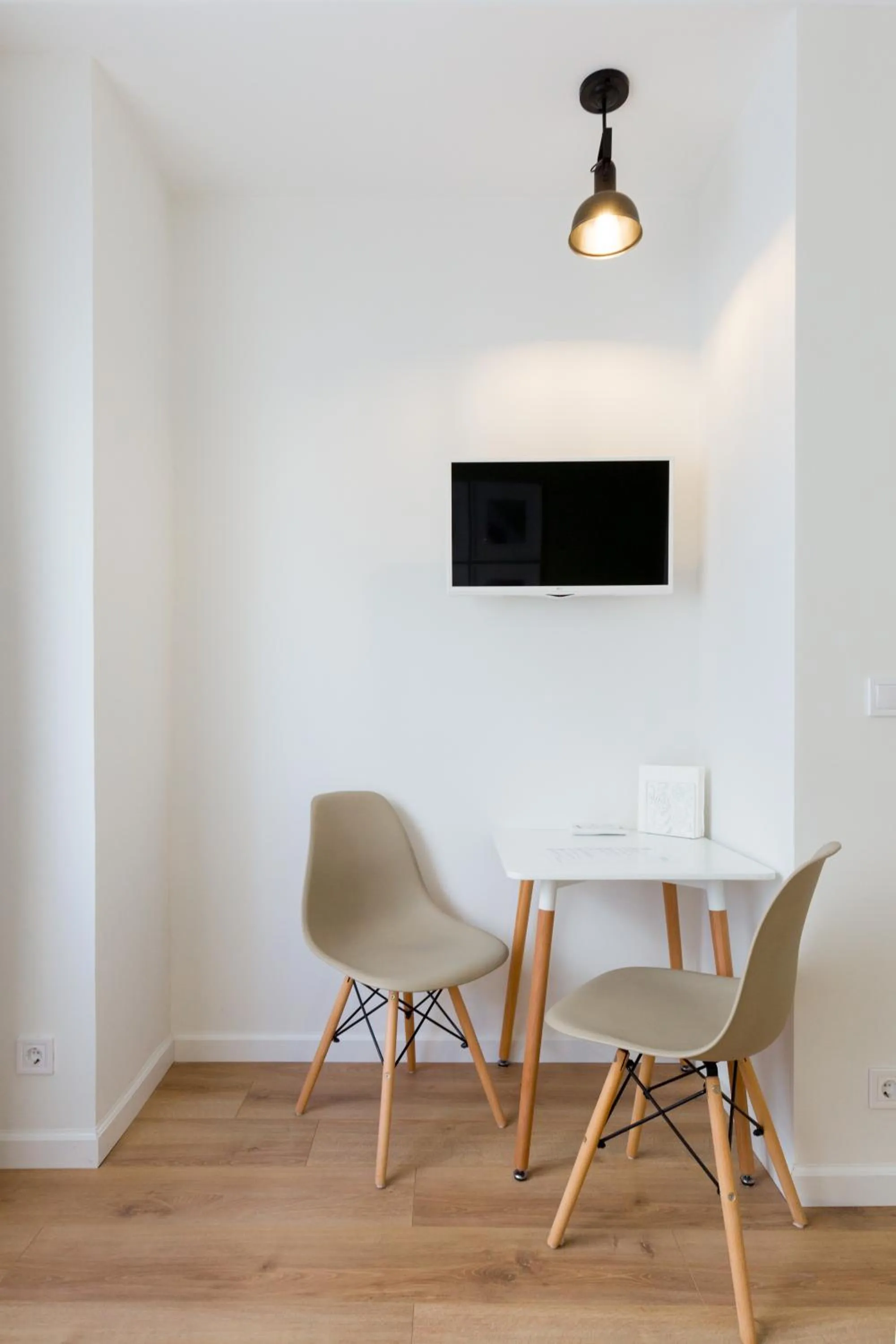 TV and multimedia in Dinostratus House