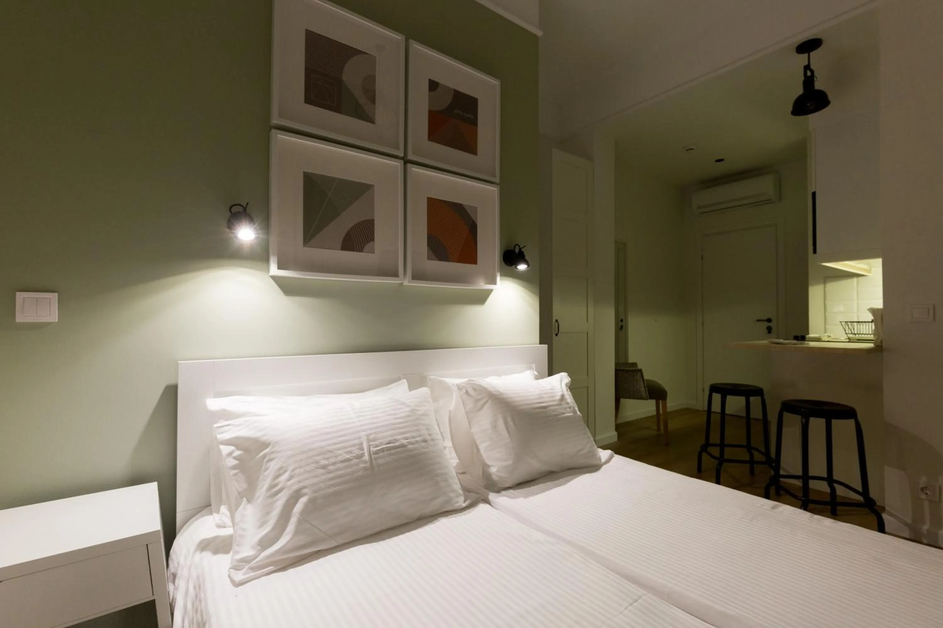 Bed in Dinostratus House