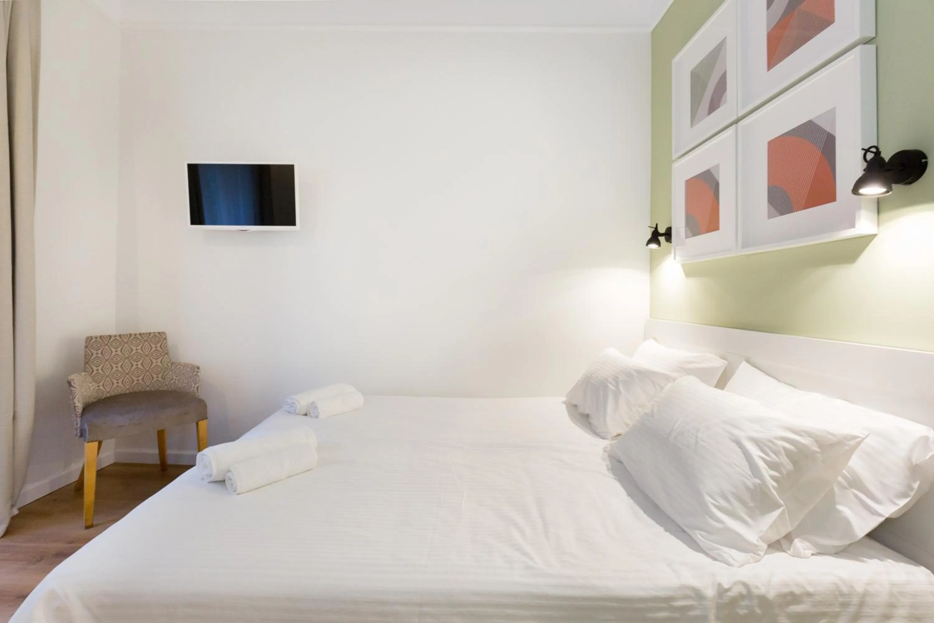 Bed in Dinostratus House