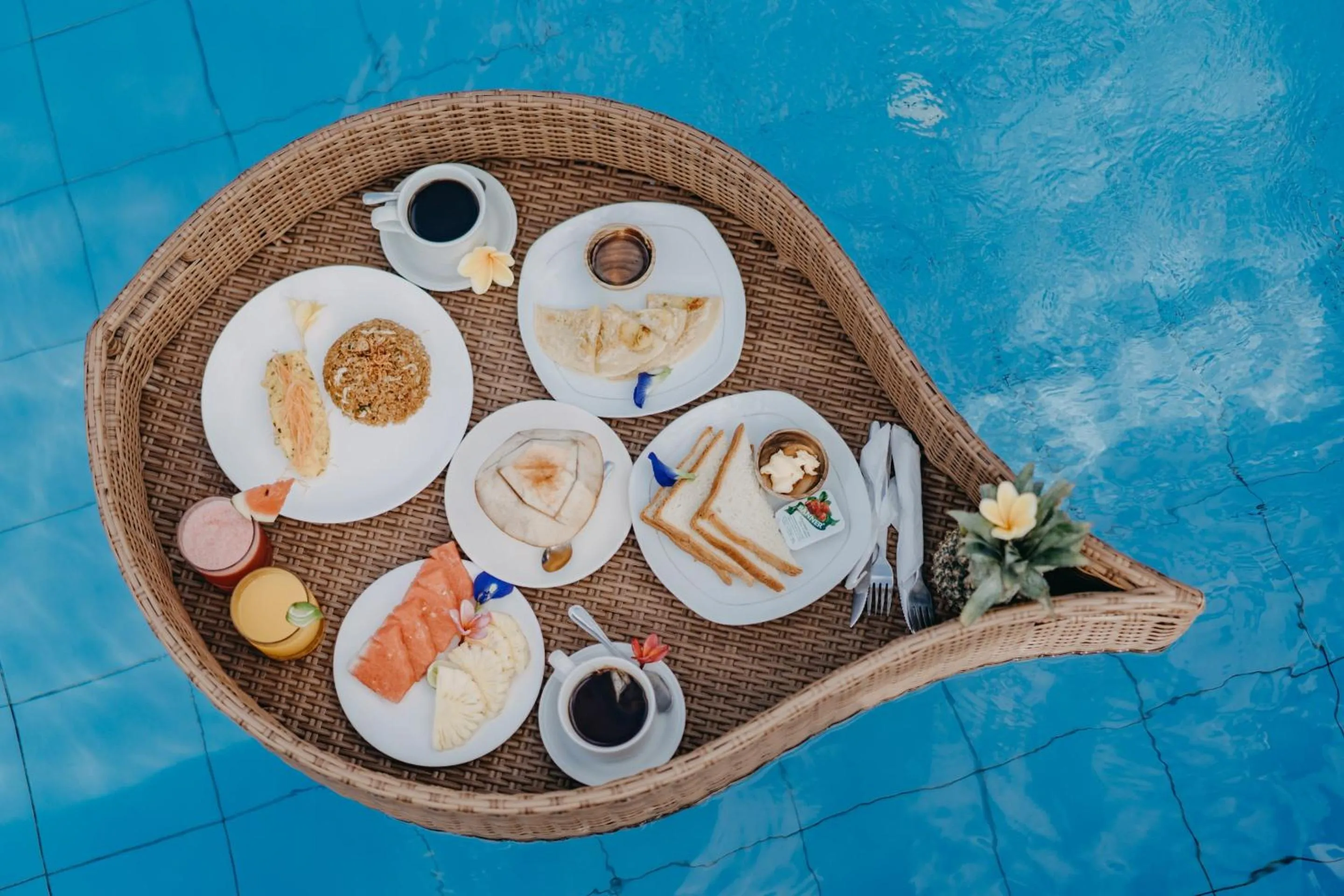 Food and drinks in Sedok Jineng Villa Lembongan