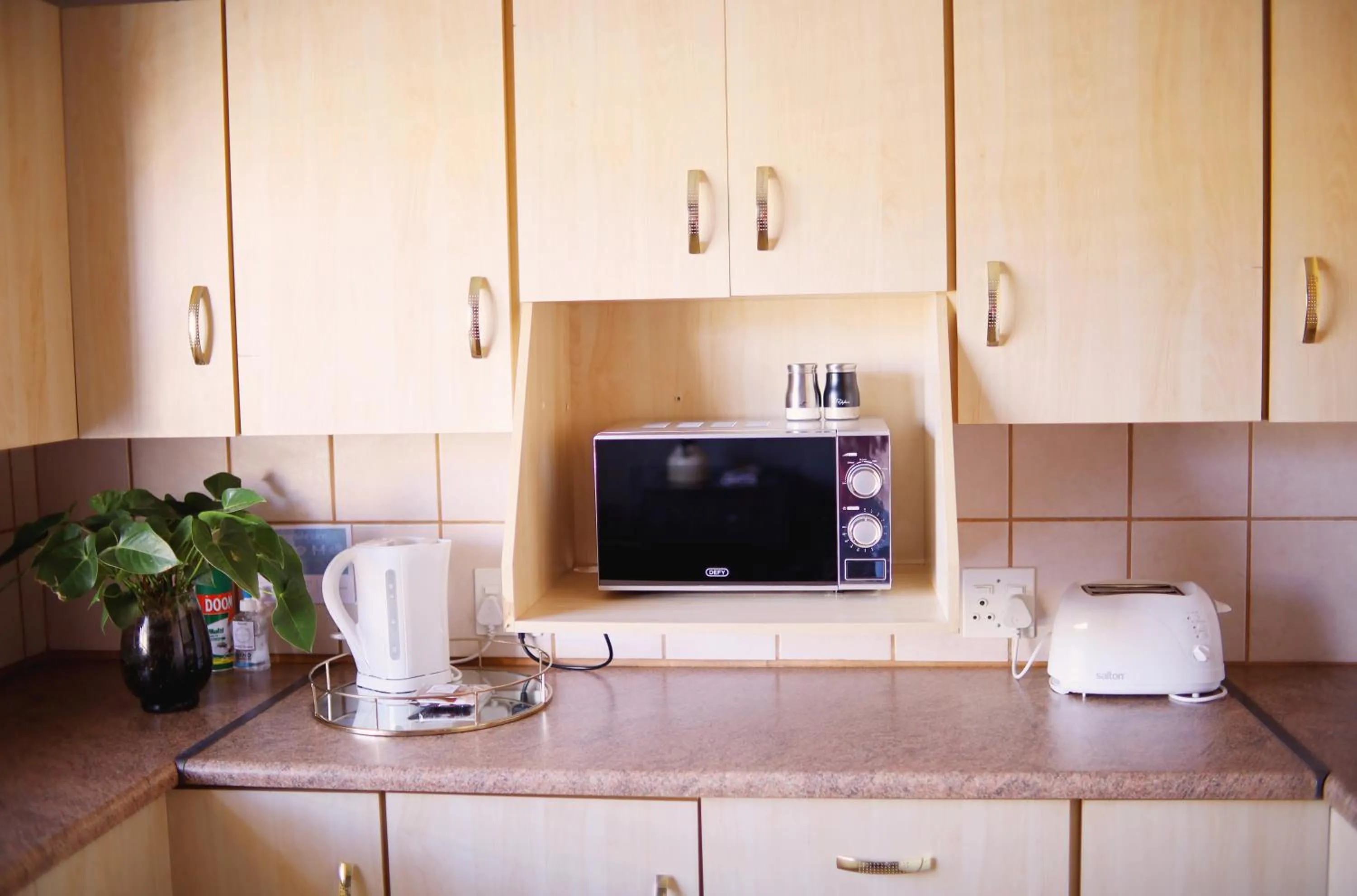 Coffee/tea facilities in Modern Farm