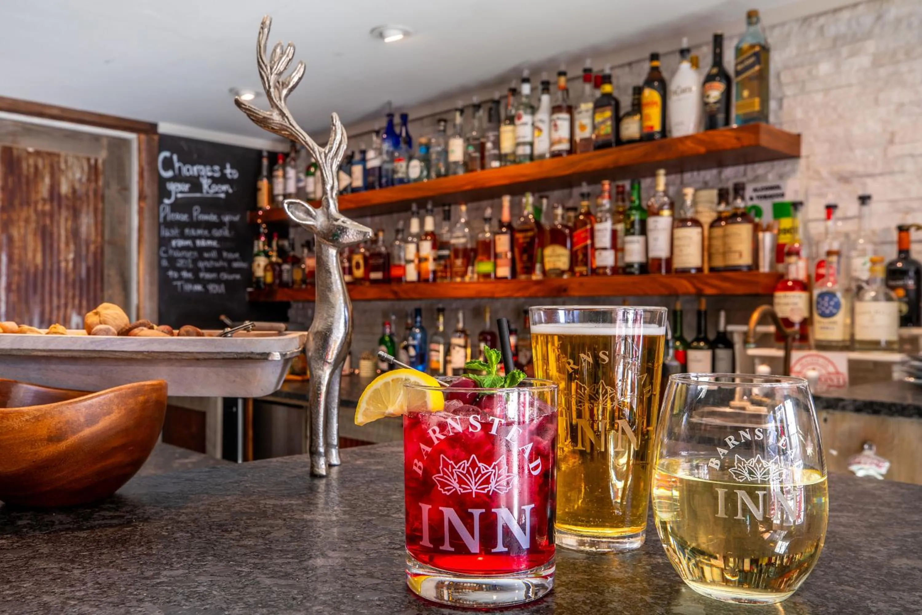 Lounge or bar in The Barnstead Inn