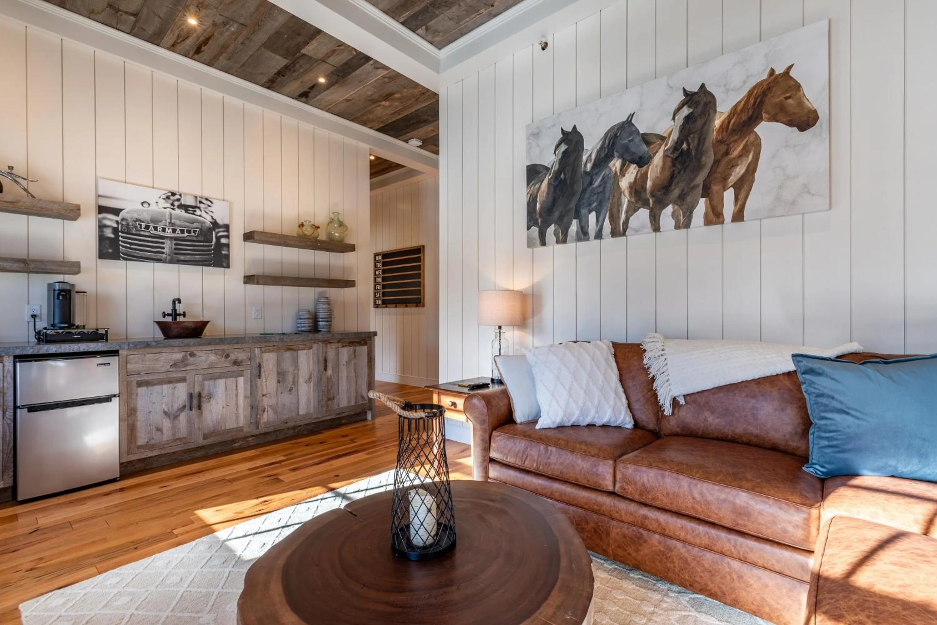 Living room in The Barnstead Inn