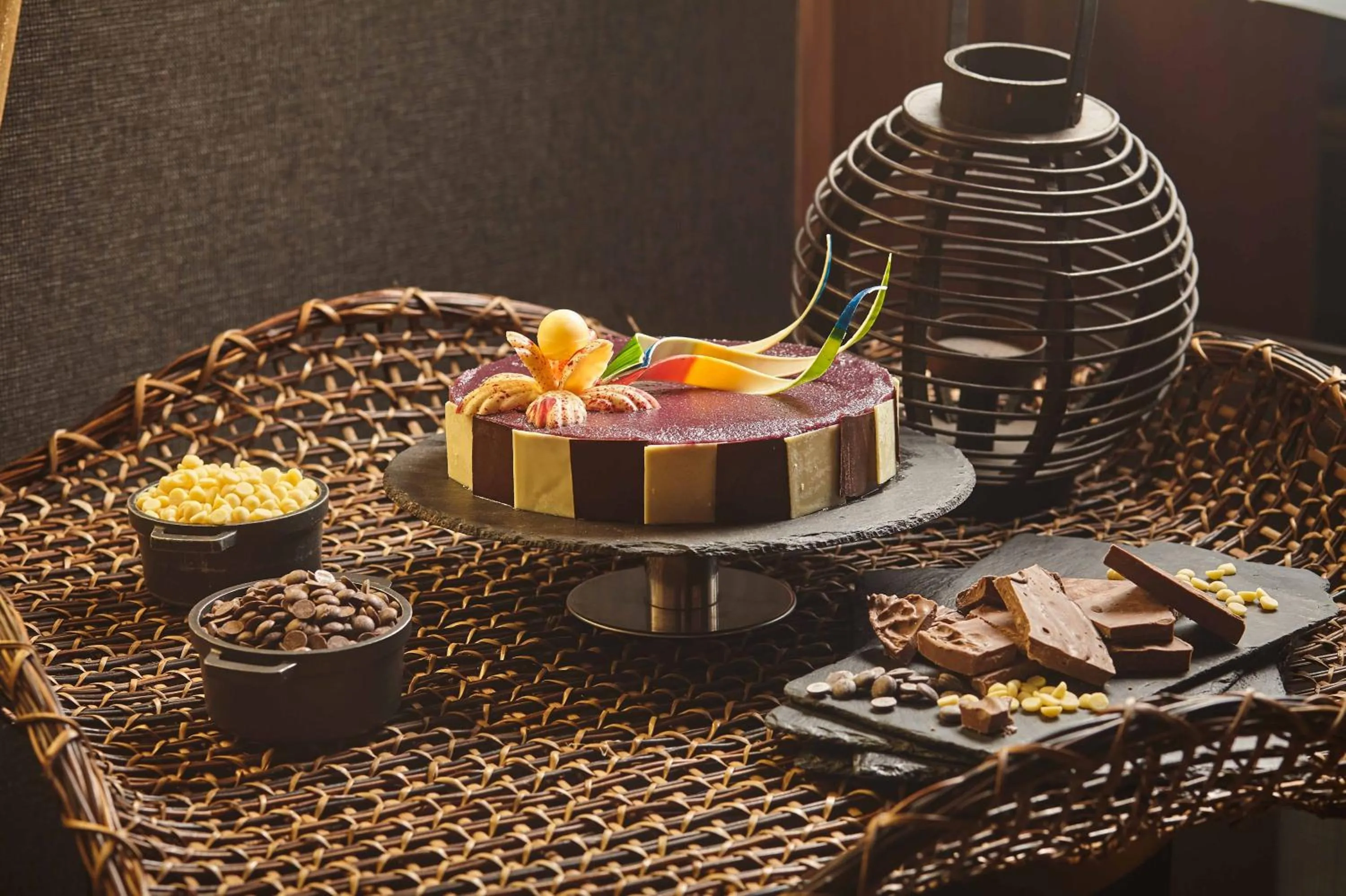 Restaurant/places to eat in Holiday Inn & Suites Makati by IHG