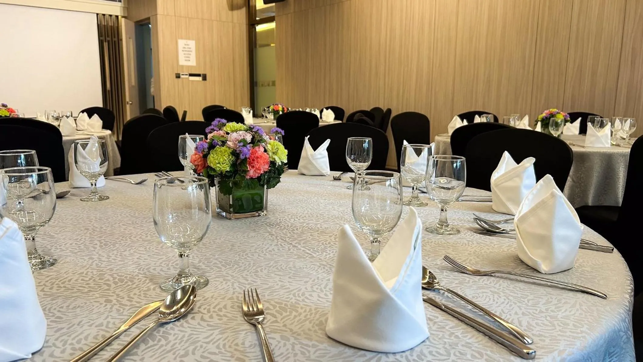 Meeting/conference room in Holiday Inn & Suites Makati by IHG