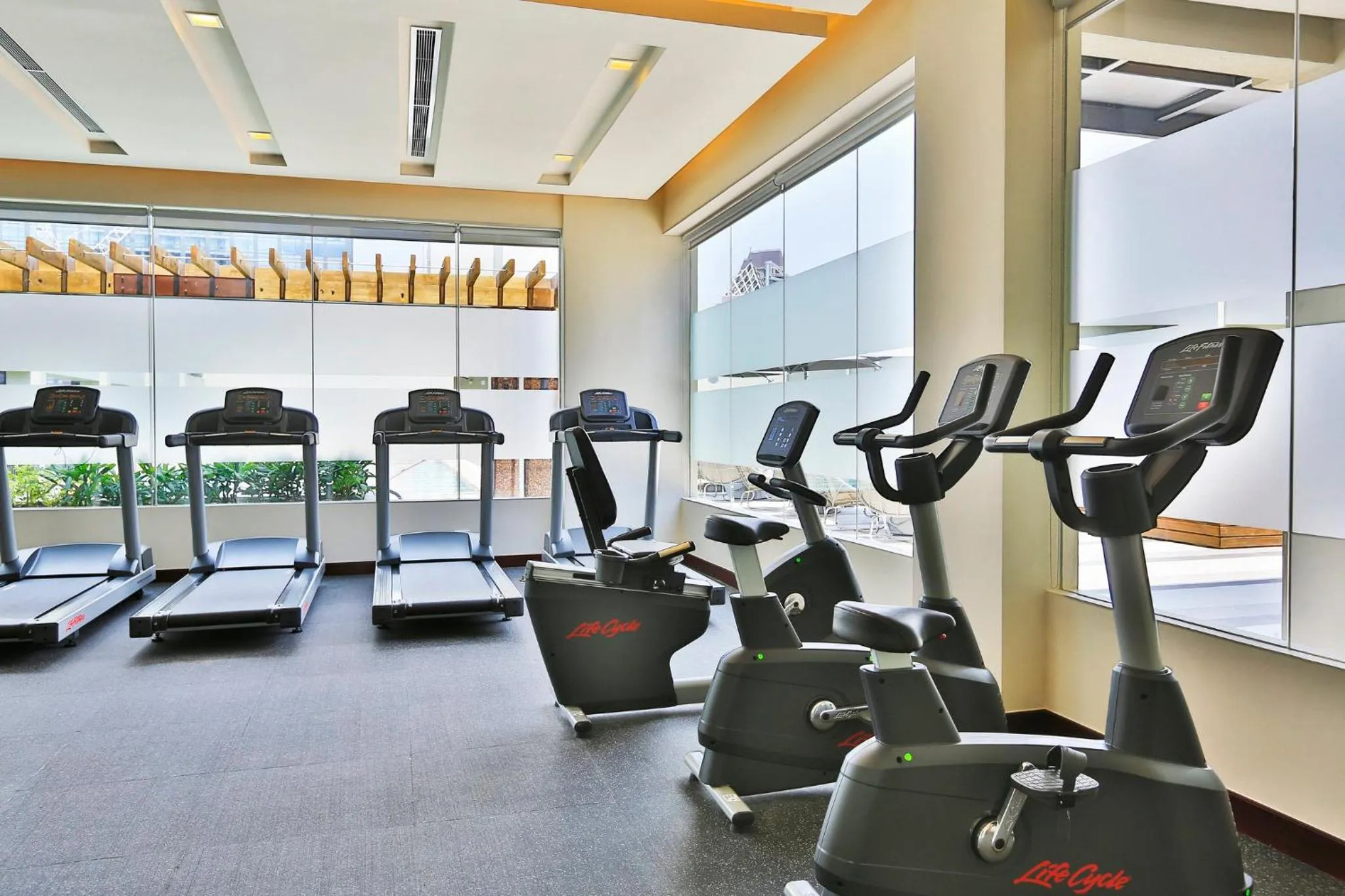 Fitness centre/facilities in Holiday Inn & Suites Makati by IHG