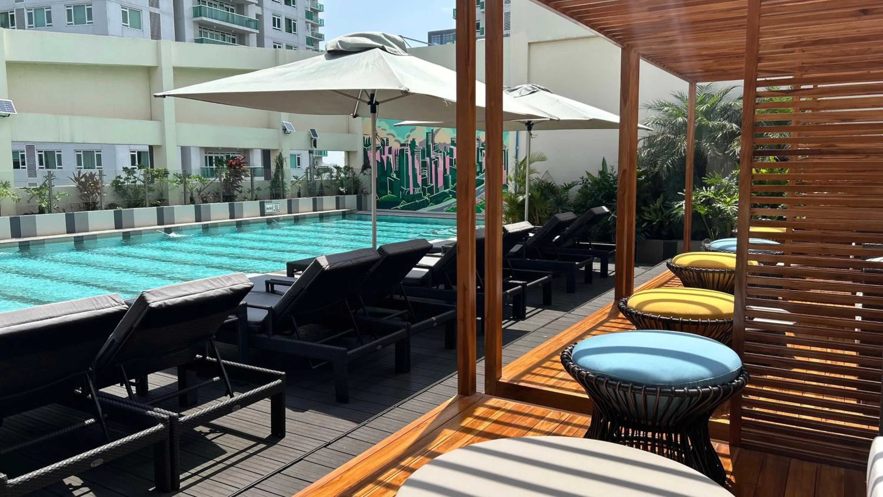 Swimming pool in Holiday Inn & Suites Makati by IHG