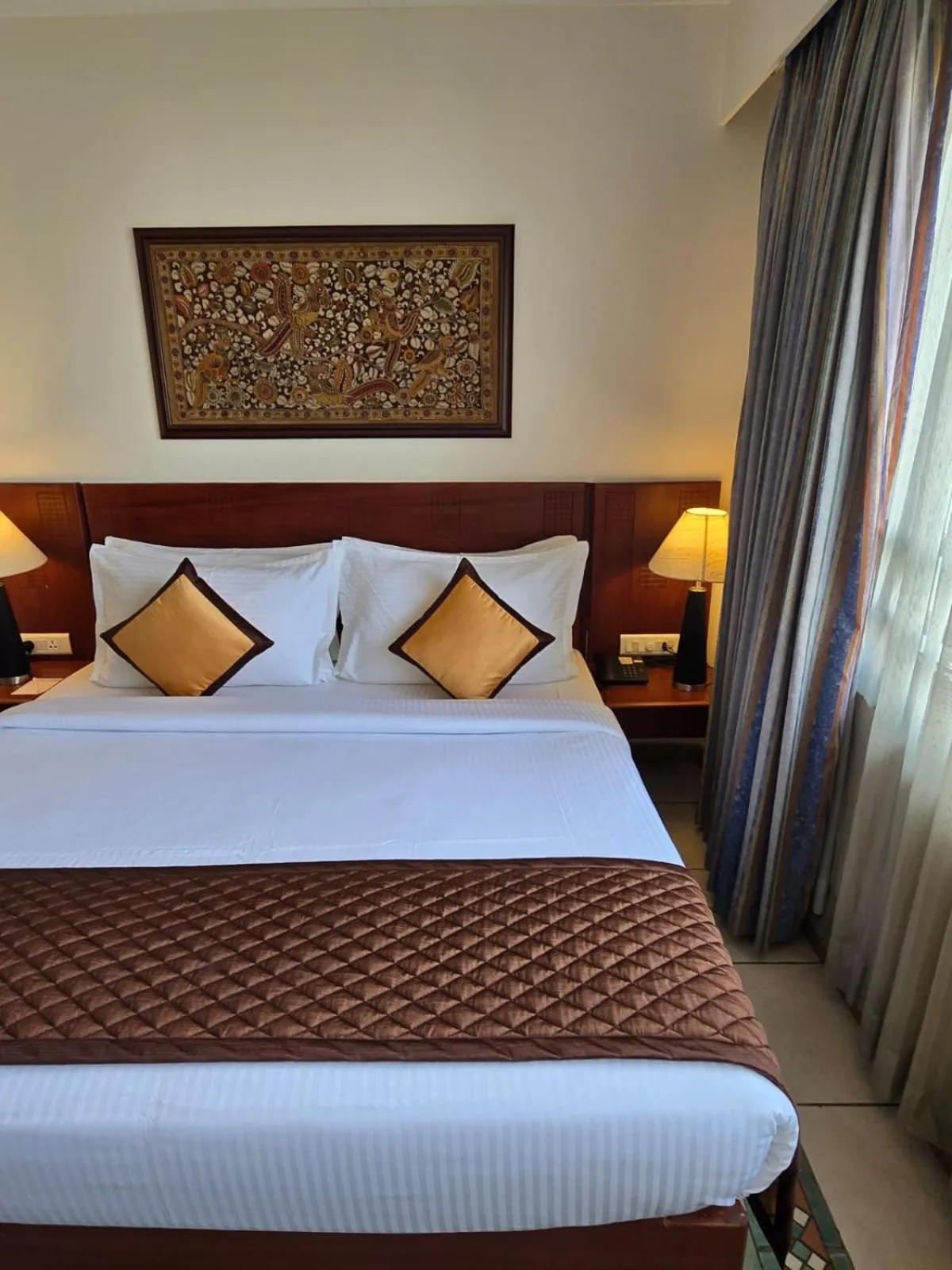 Bedroom, Bed in Harrisons Hotel