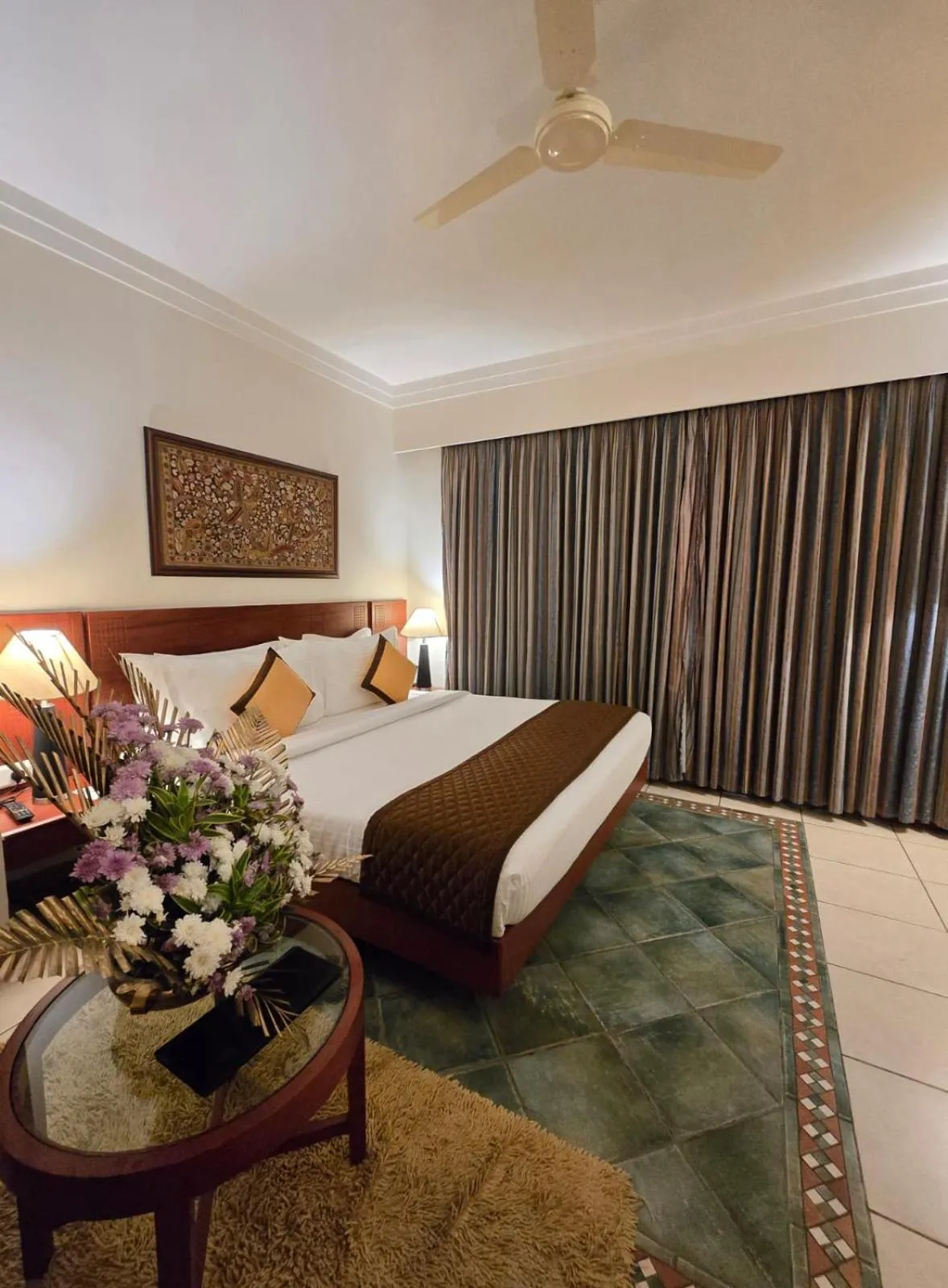 Bed in Harrisons Hotel