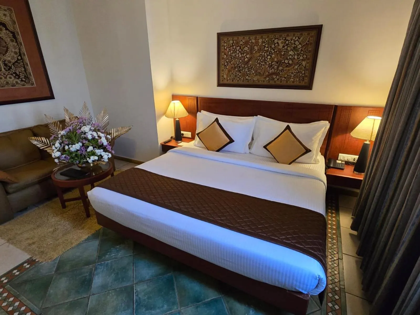 Bedroom, Bed in Harrisons Hotel