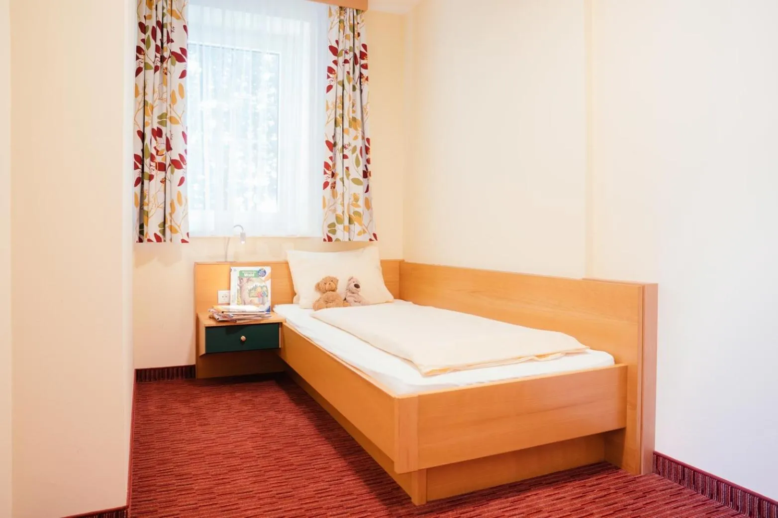 Photo of the whole room, Bed in Gasthof Martinhof